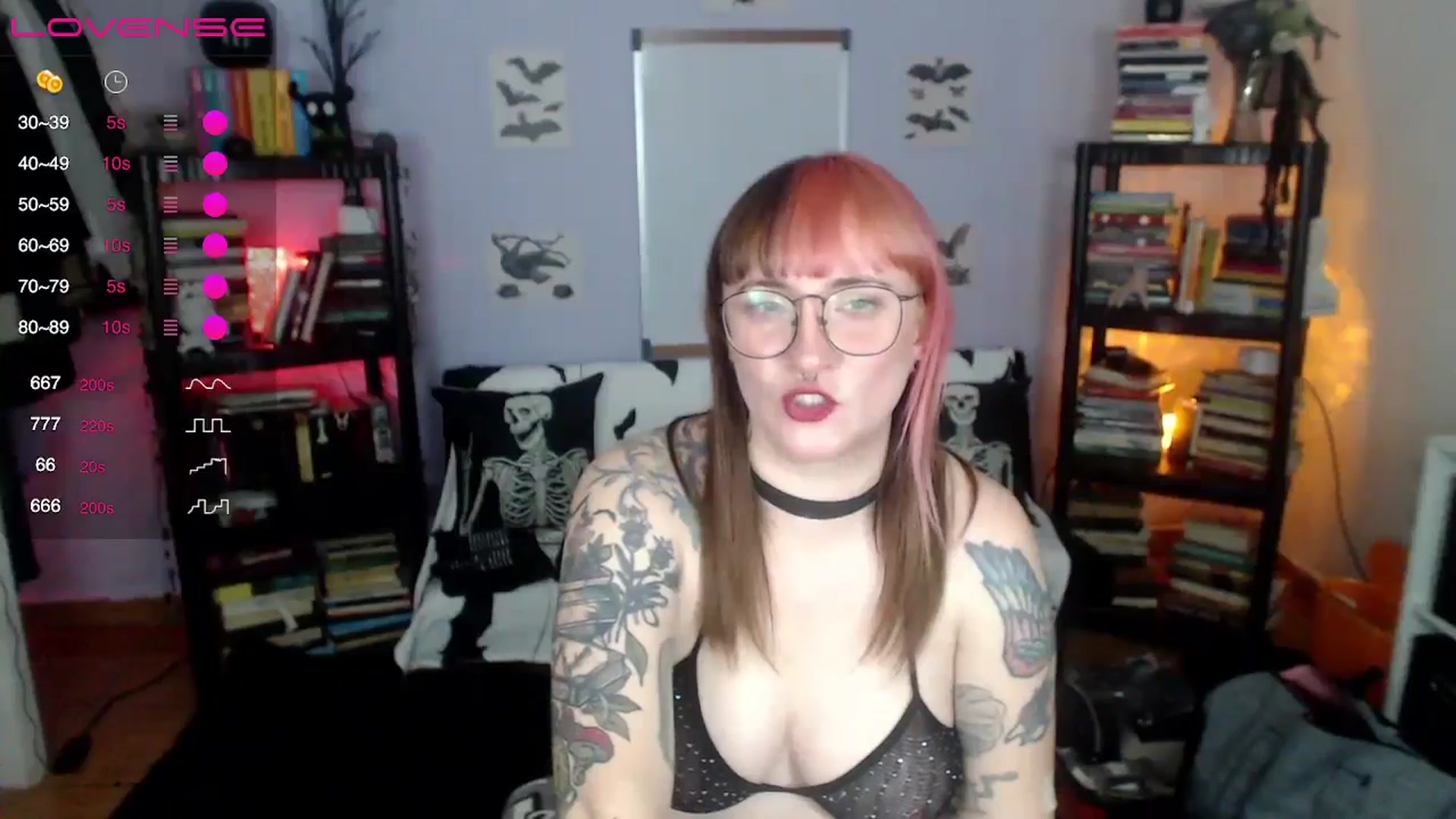 Gallery image thumbnail from AxeHallow's myfreecams stream on, 09/01/2024, 24:08 image 19 of 20