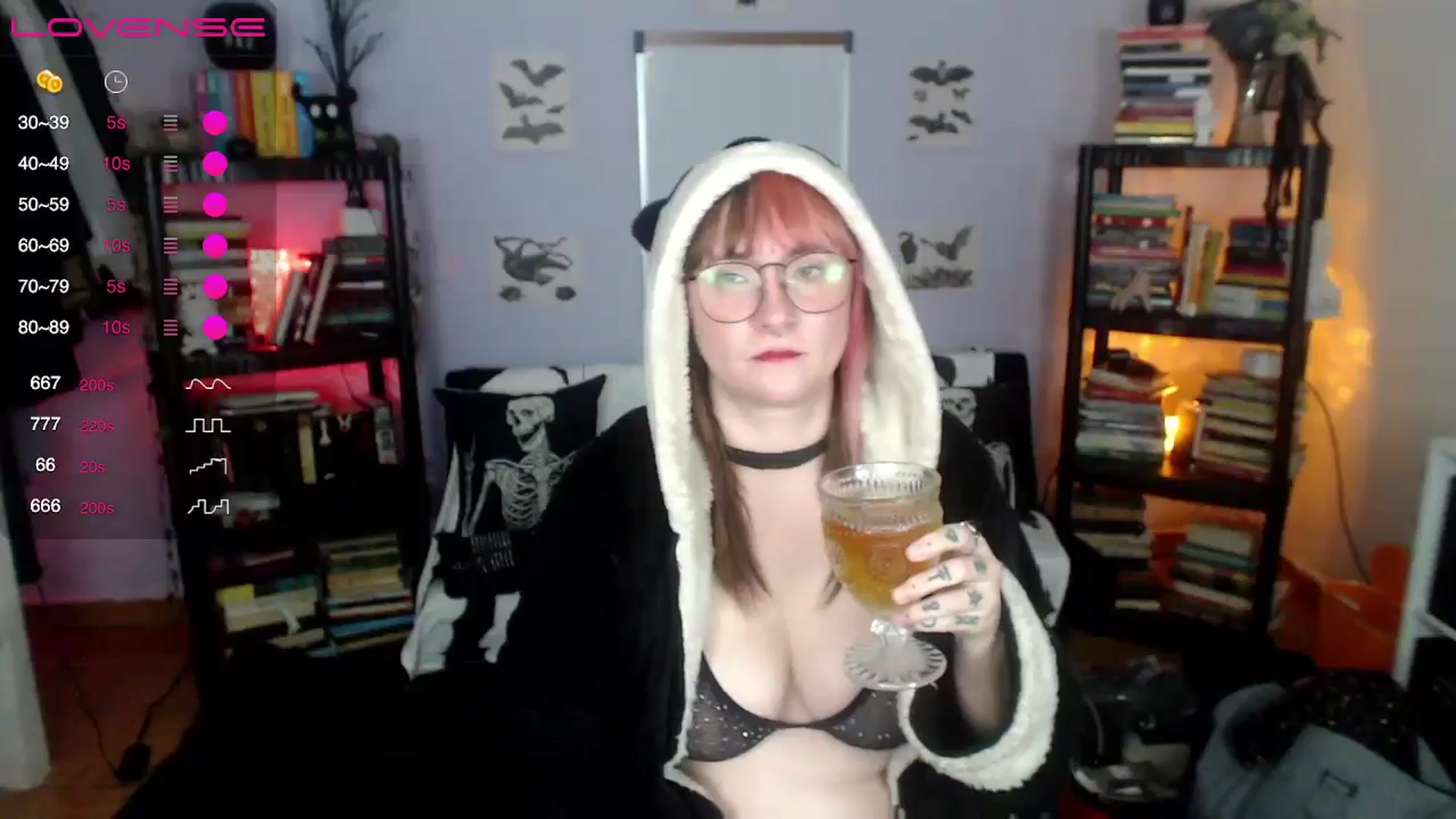 Gallery image thumbnail from AxeHallow's myfreecams stream on, 09/01/2024, 05:49 image 8 of 20