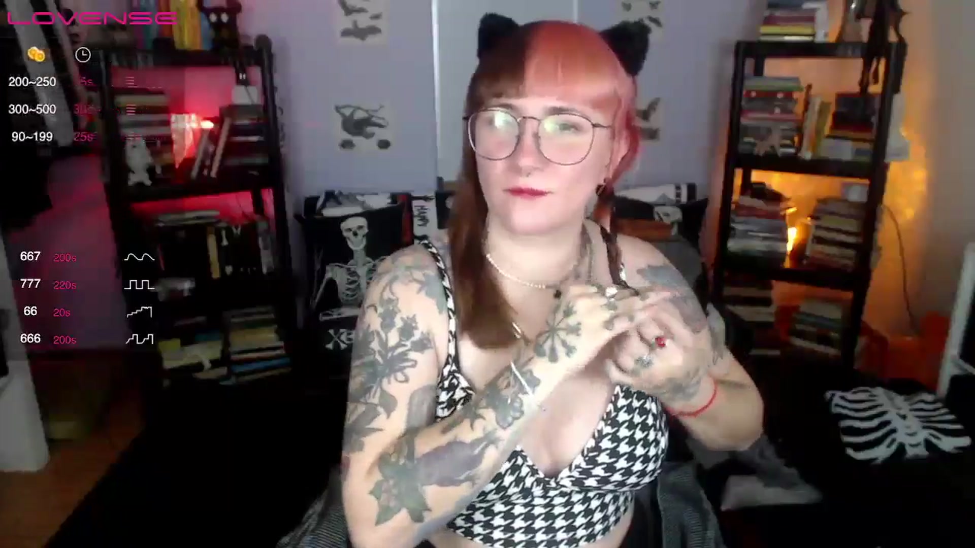 Gallery image thumbnail from AxeHallow's myfreecams stream on, 09/10/2024, 02:36 image 2 of 20