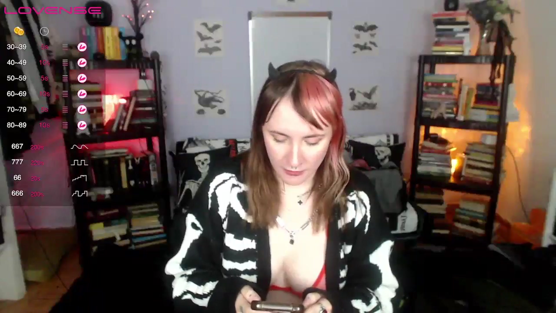 Gallery image thumbnail from AxeHallow's myfreecams stream on, 09/13/2024, 06:22 image 15 of 20
