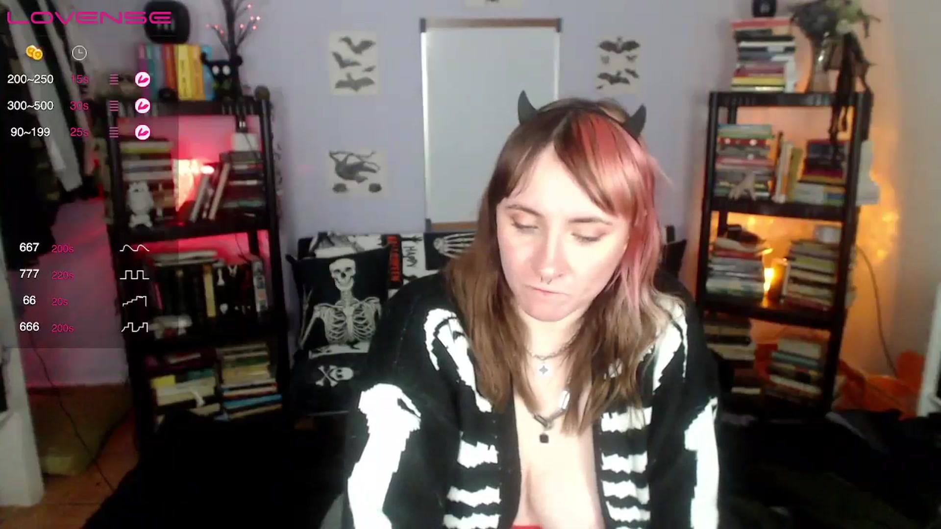 Gallery image thumbnail from AxeHallow's myfreecams stream on, 09/13/2024, 07:11 image 4 of 20