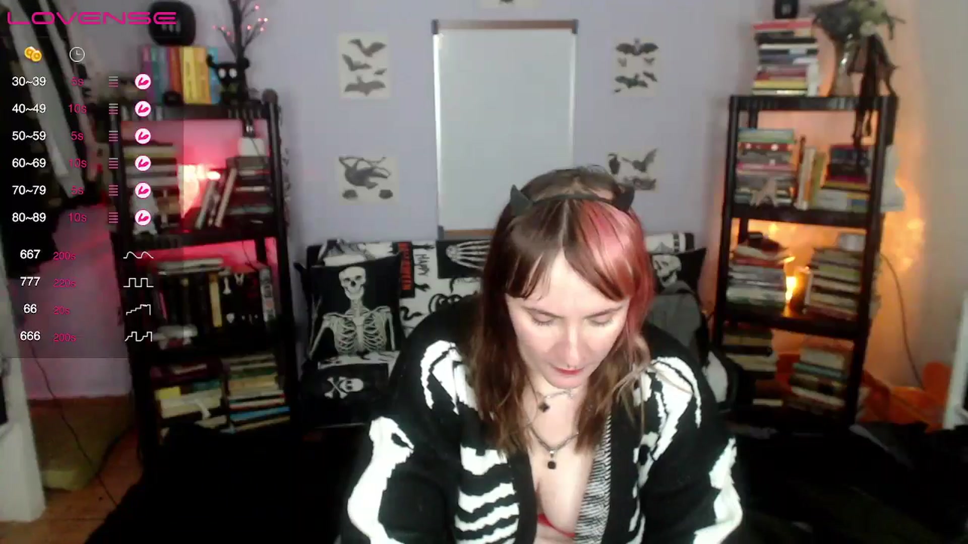 Gallery image thumbnail from AxeHallow's myfreecams stream on, 09/13/2024, 07:11 image 8 of 20