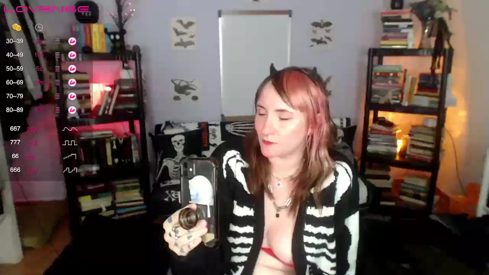 Gallery image thumbnail from AxeHallow's myfreecams stream on, 09/13/2024, 07:11 image 1 of 20