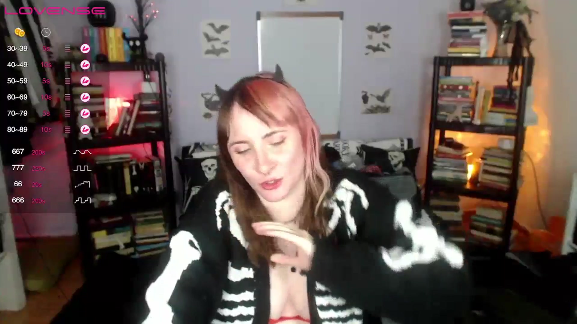 Gallery image thumbnail from AxeHallow's myfreecams stream on, 09/13/2024, 07:29 image 15 of 20