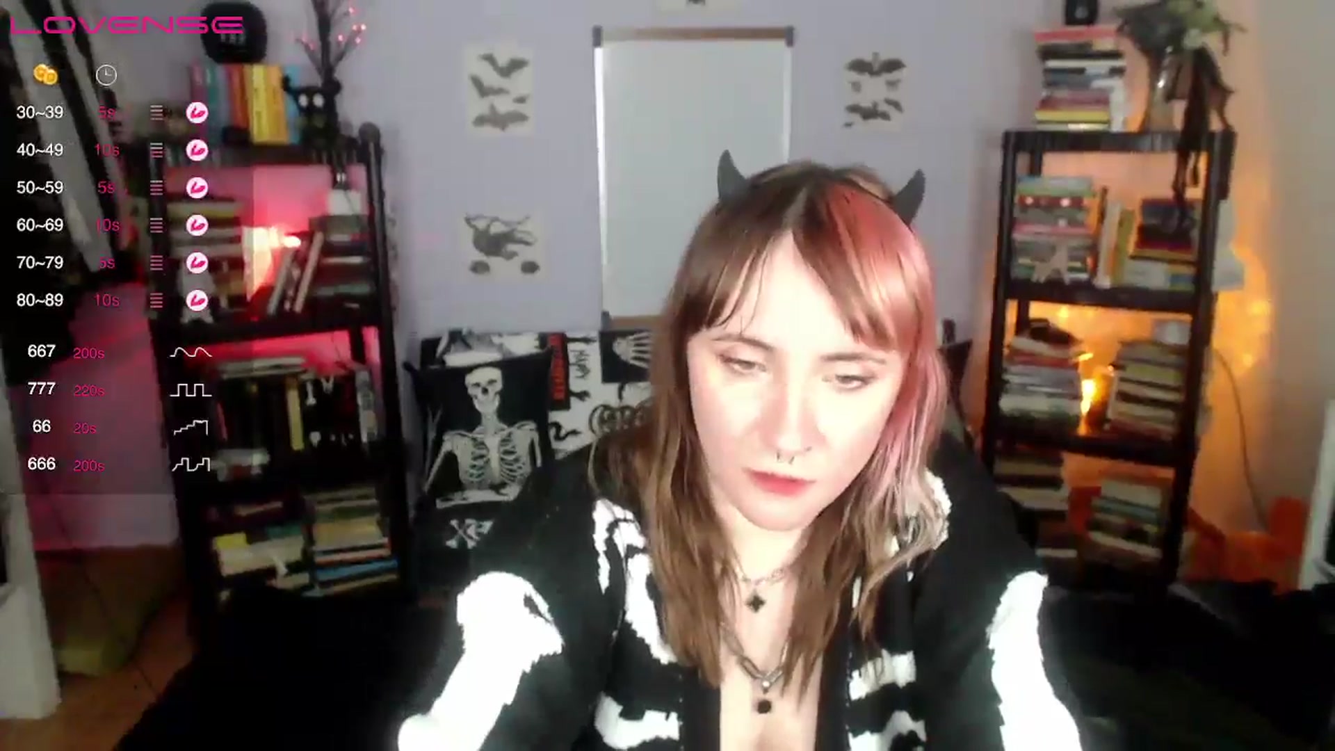 Gallery image thumbnail from AxeHallow's myfreecams stream on, 09/13/2024, 07:29 image 5 of 20