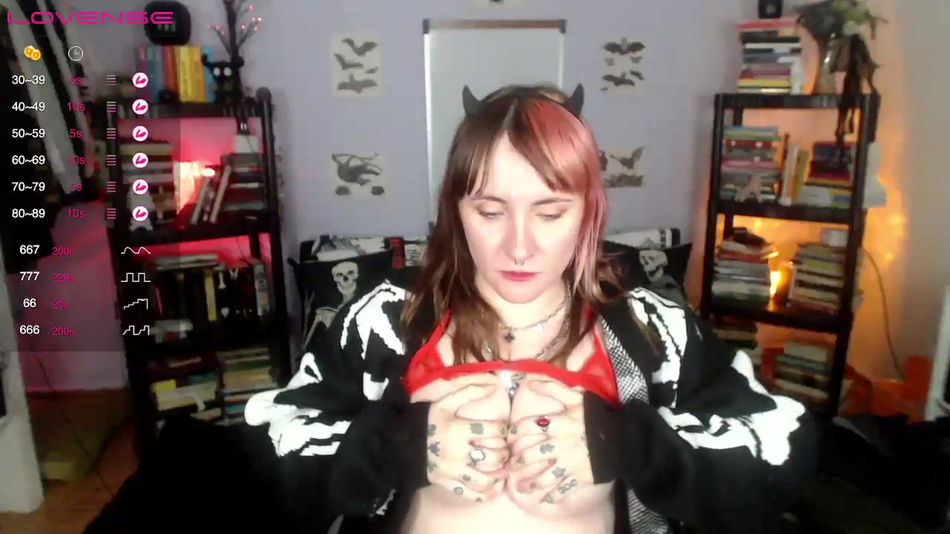 Gallery image thumbnail from AxeHallow's myfreecams stream on, 09/13/2024, 08:02 image 15 of 20