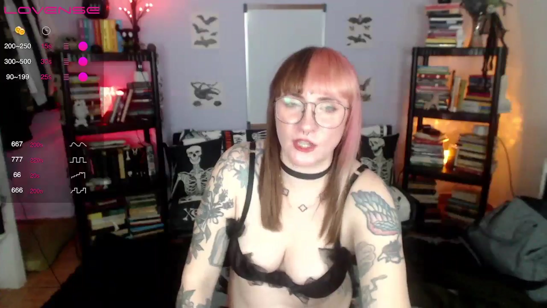 Gallery image thumbnail from AxeHallow's myfreecams stream on, 09/15/2024, 02:33 image 19 of 20