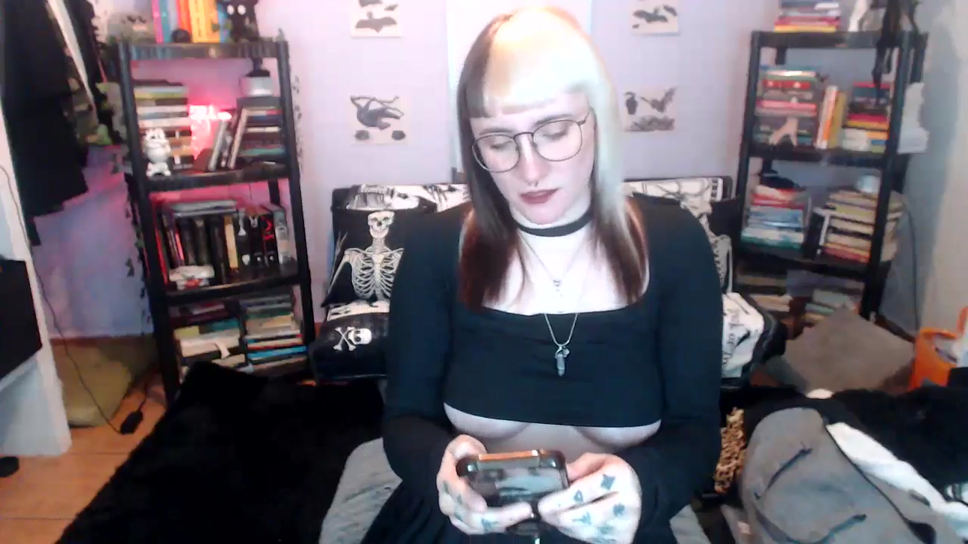 Gallery image thumbnail from AxeHallow's myfreecams stream on, 09/25/2024, 23:07 image 4 of 20