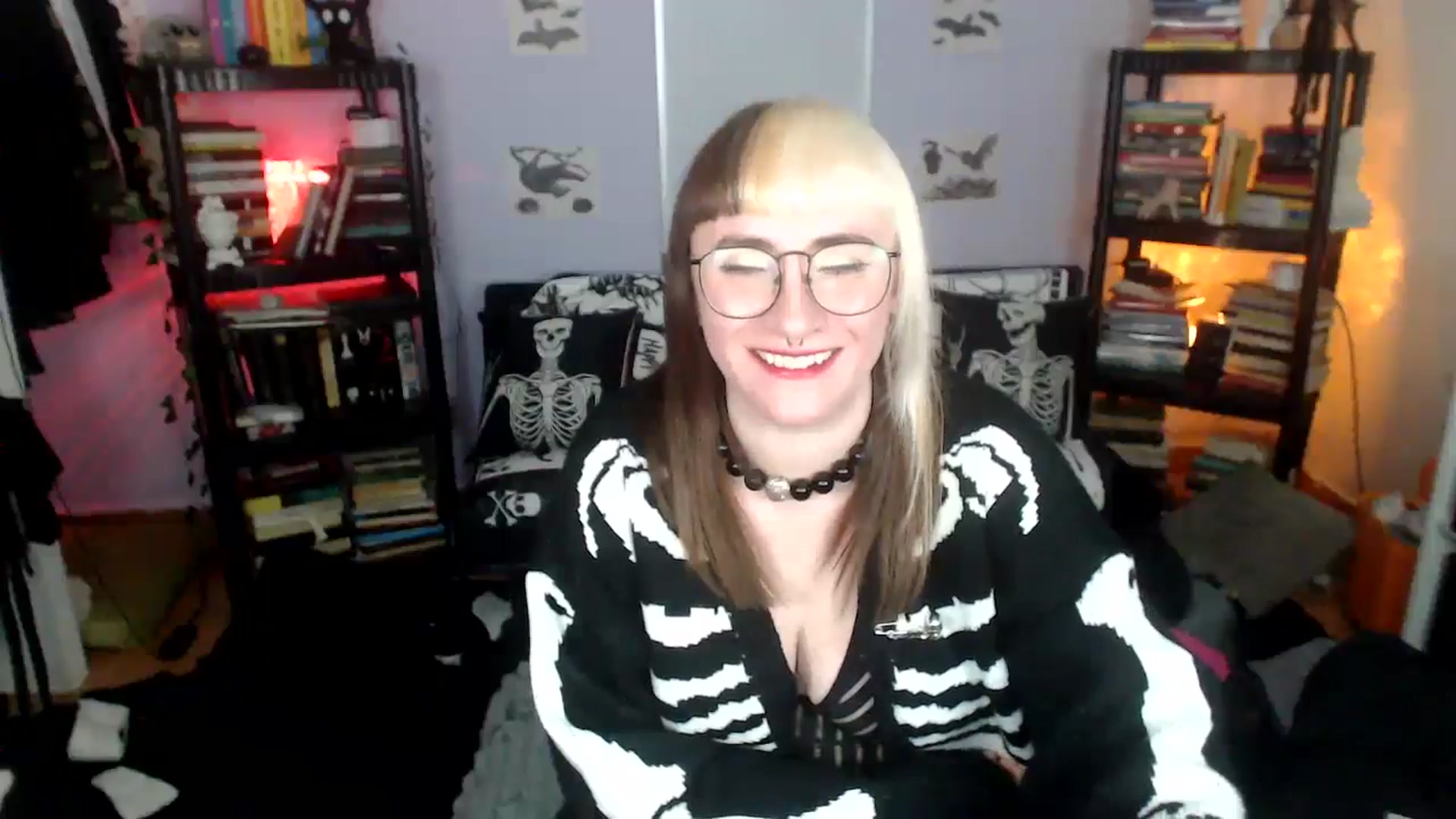 Gallery image thumbnail from AxeHallow's myfreecams stream on, 09/28/2024, 06:37 image 16 of 20