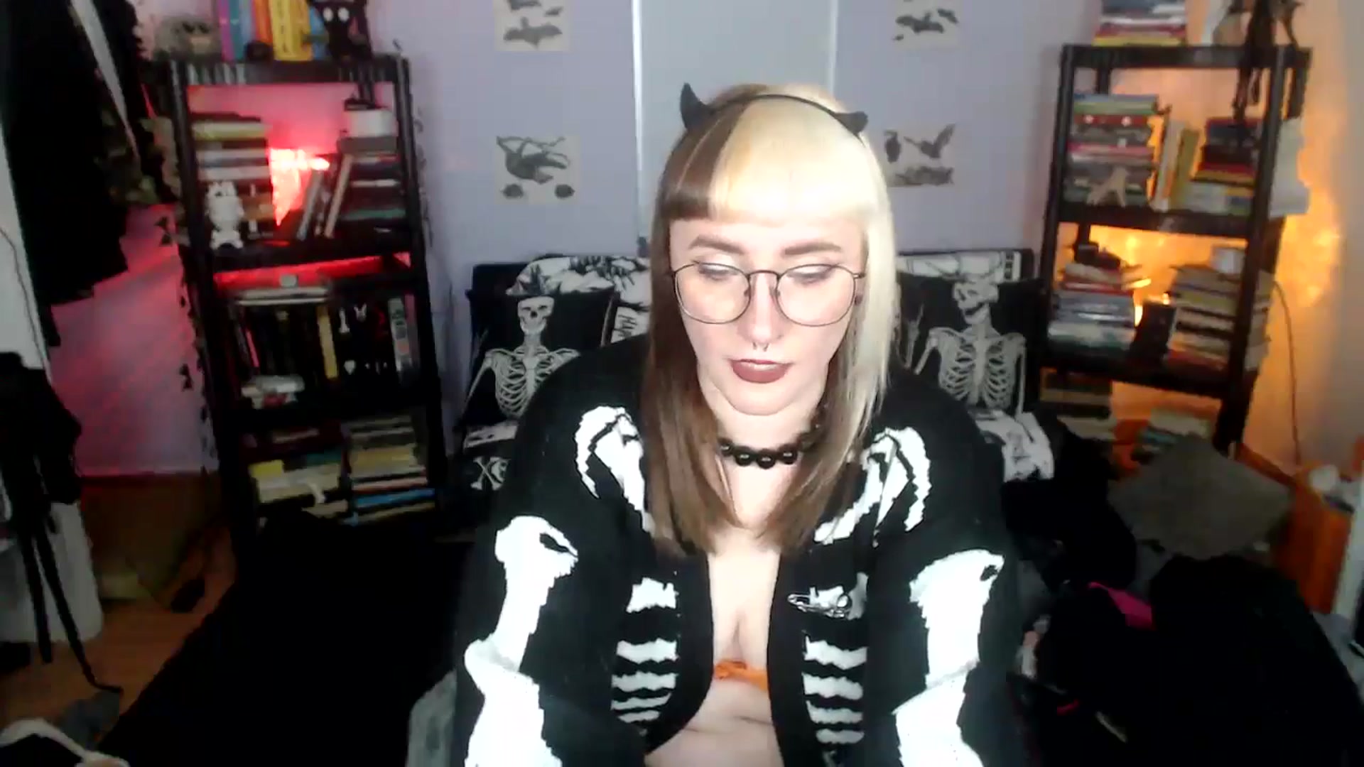 Gallery image thumbnail from AxeHallow's myfreecams stream on, 09/28/2024, 06:37 image 5 of 20