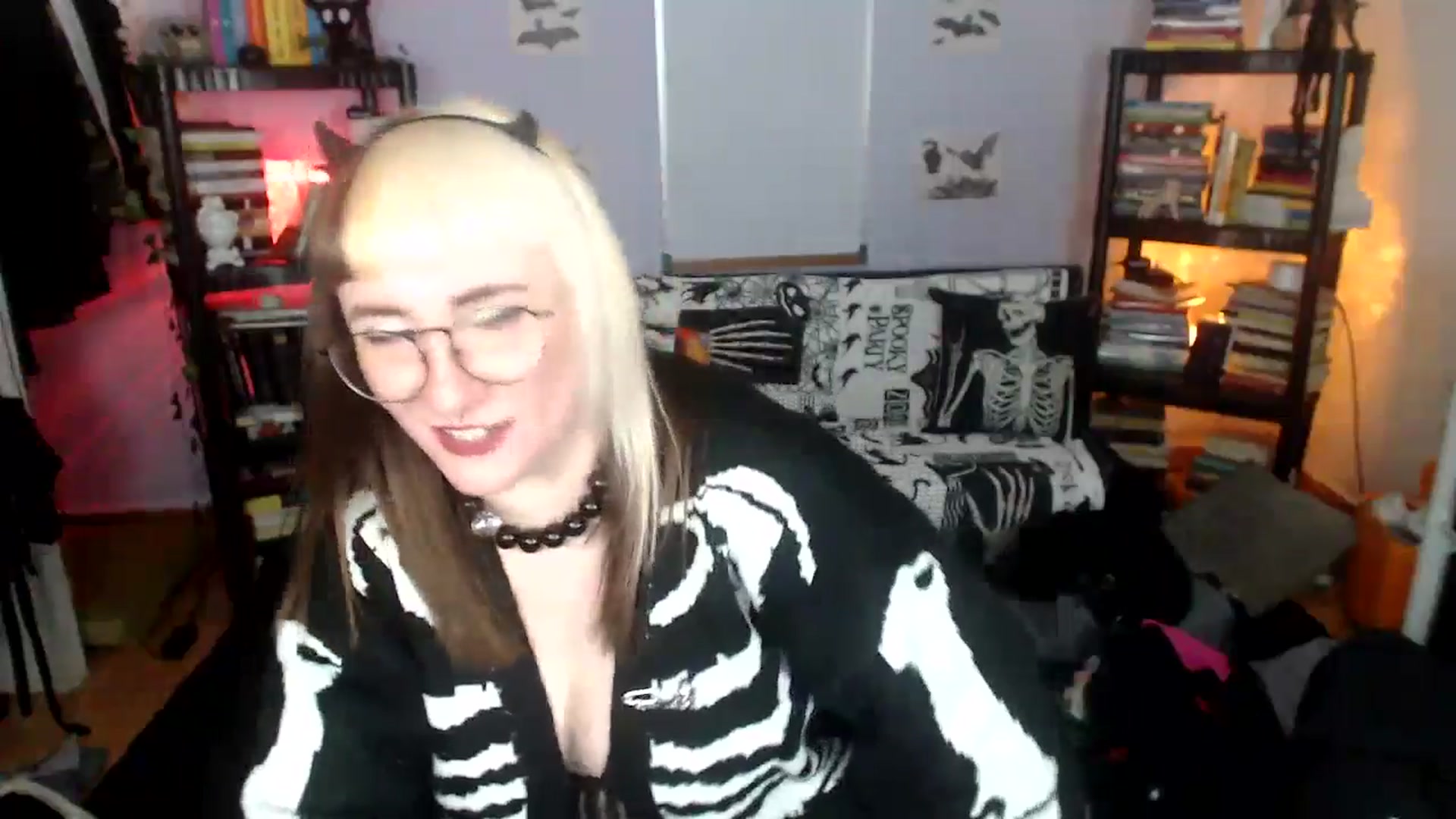 Gallery image thumbnail from AxeHallow's myfreecams stream on, 09/28/2024, 06:37 image 10 of 20