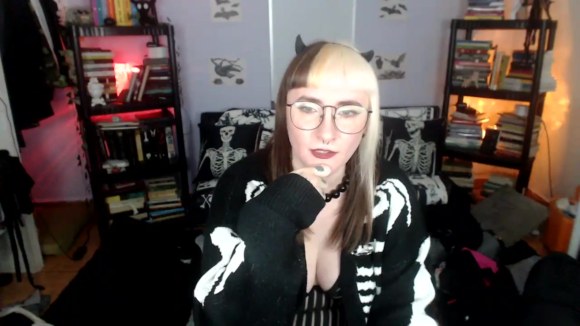 Gallery image thumbnail from AxeHallow's myfreecams stream on, 09/28/2024, 06:37 image 8 of 20