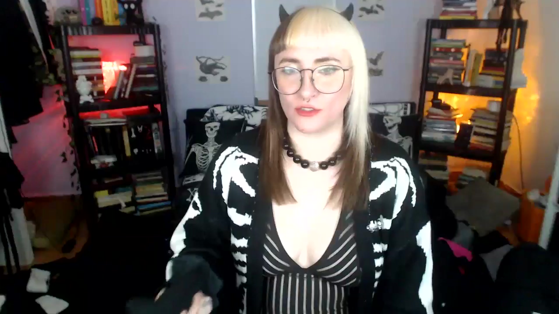 Gallery image thumbnail from AxeHallow's myfreecams stream on, 09/28/2024, 06:37 image 13 of 20