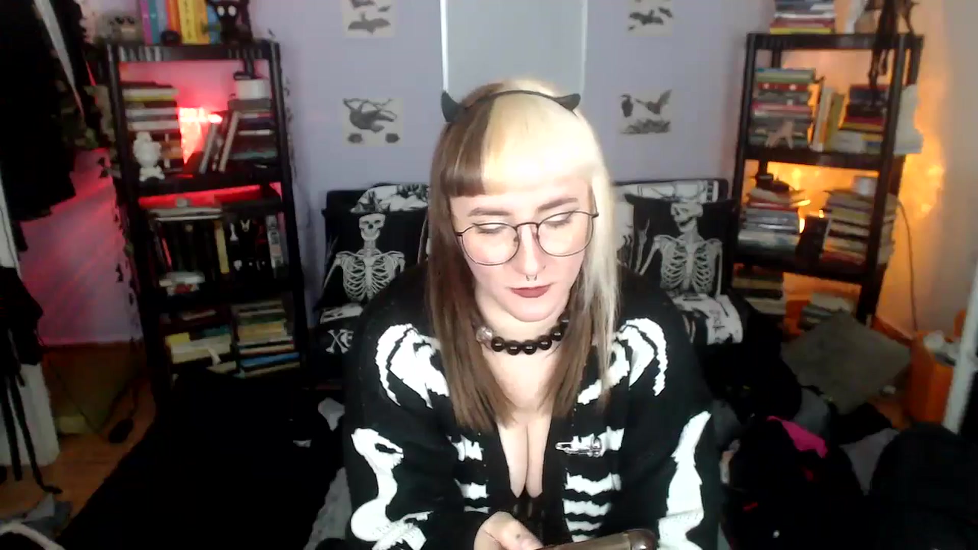 Gallery image thumbnail from AxeHallow's myfreecams stream on, 09/28/2024, 06:37 image 9 of 20