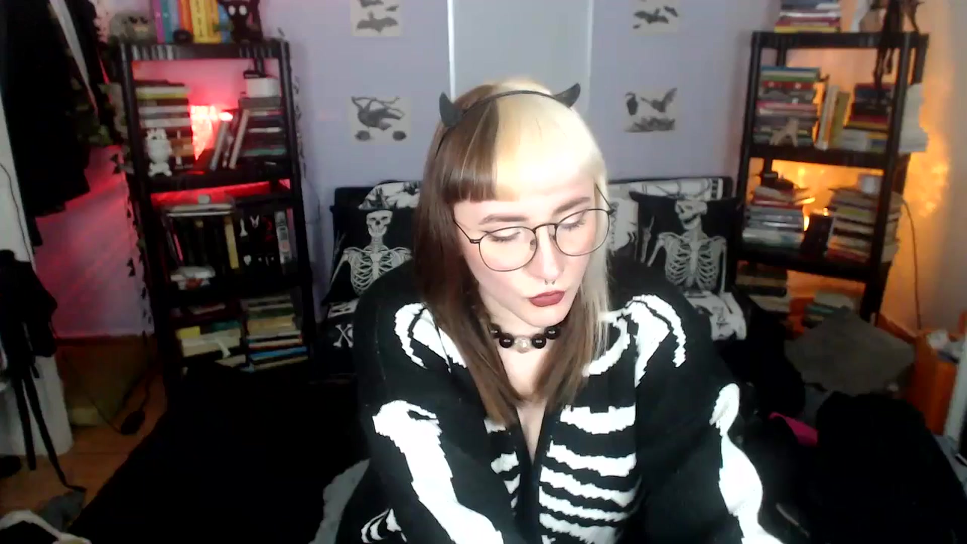 Gallery image thumbnail from AxeHallow's myfreecams stream on, 09/28/2024, 06:37 image 1 of 20