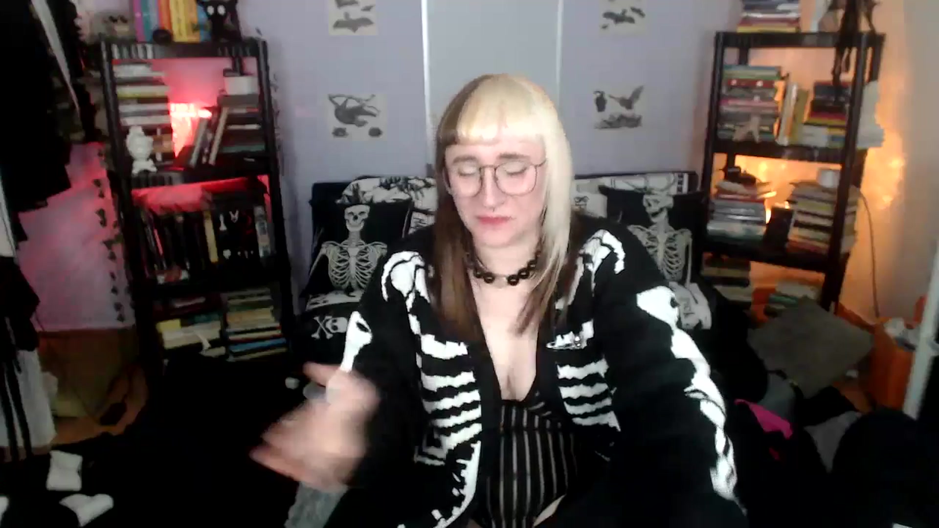 Gallery image thumbnail from AxeHallow's myfreecams stream on, 09/28/2024, 07:09 image 6 of 20
