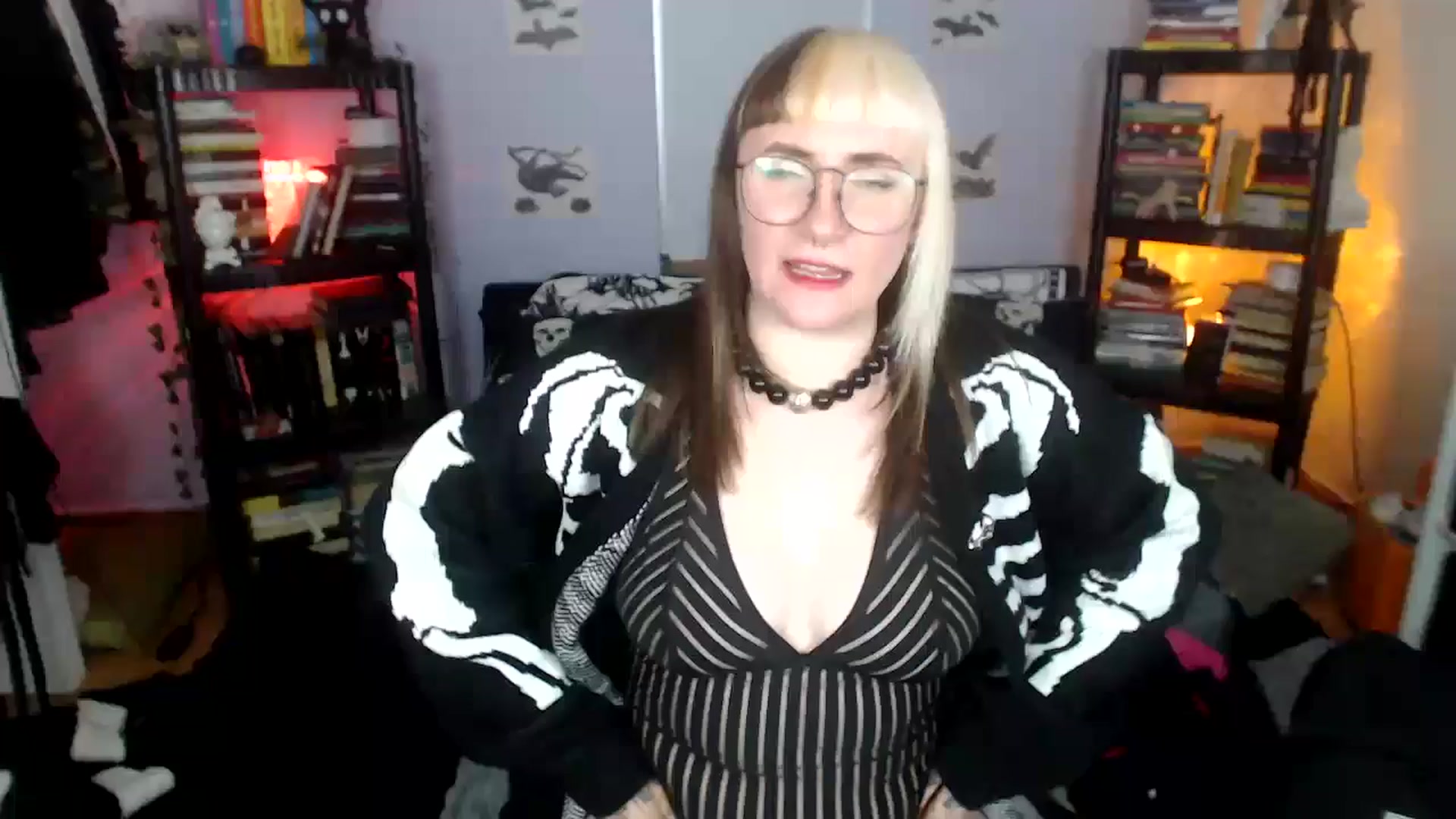 Gallery image thumbnail from AxeHallow's myfreecams stream on, 09/28/2024, 07:09 image 1 of 20