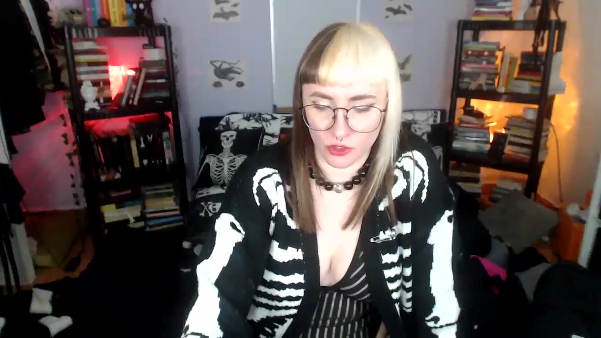 Gallery image thumbnail from AxeHallow's myfreecams stream on, 09/28/2024, 07:09 image 15 of 20