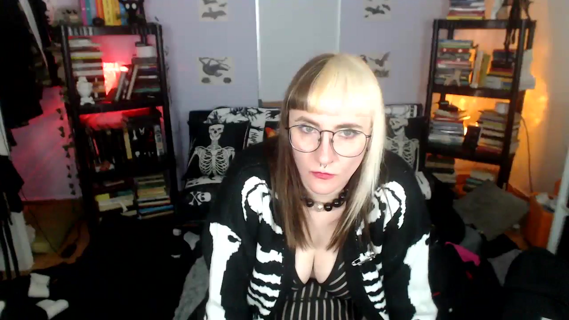 Gallery image thumbnail from AxeHallow's myfreecams stream on, 09/28/2024, 07:09 image 17 of 20