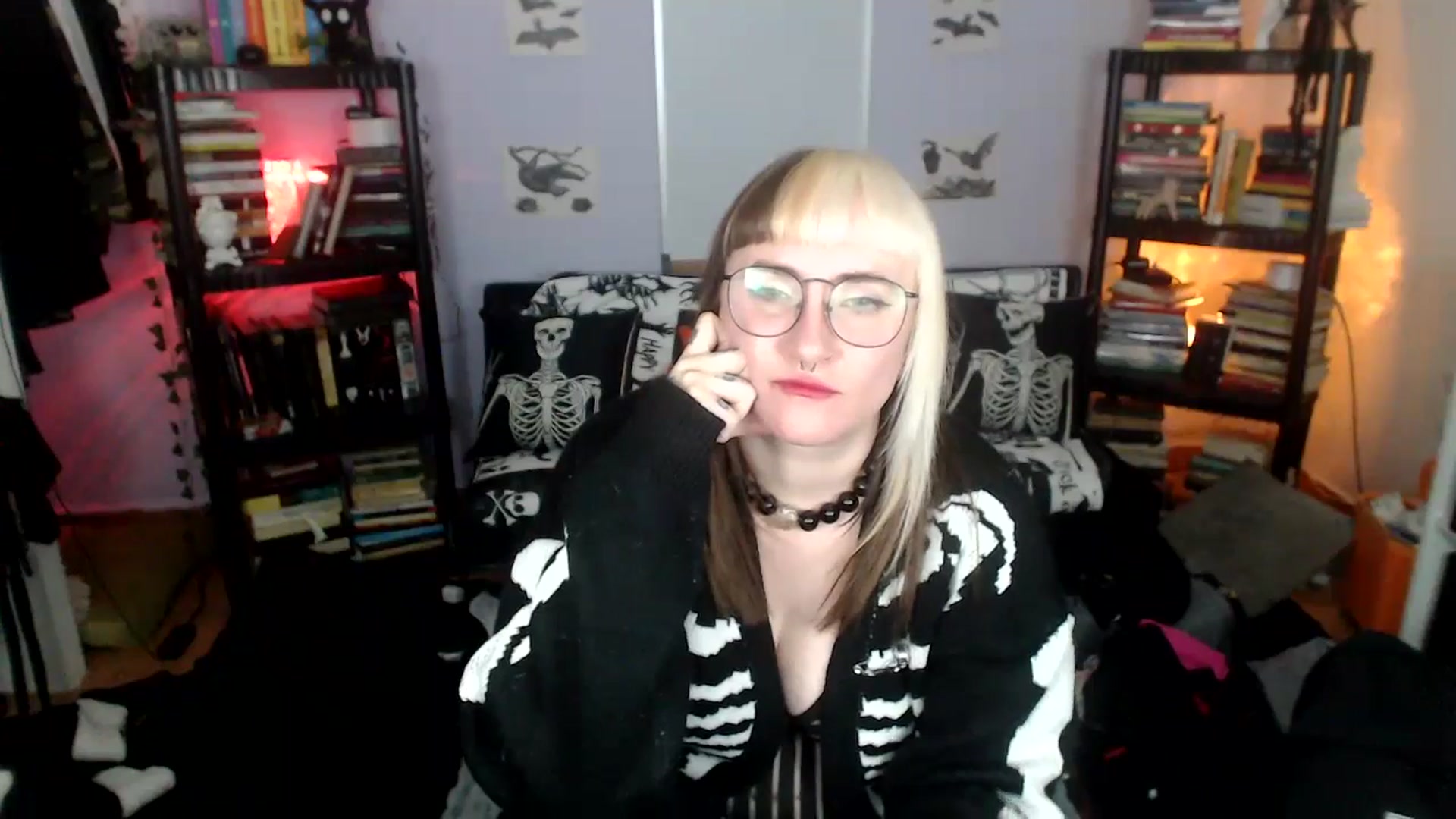 Gallery image thumbnail from AxeHallow's myfreecams stream on, 09/28/2024, 07:09 image 8 of 20