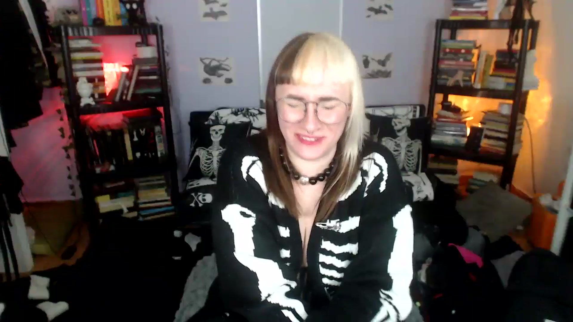 Gallery image thumbnail from AxeHallow's myfreecams stream on, 09/28/2024, 07:09 image 5 of 20