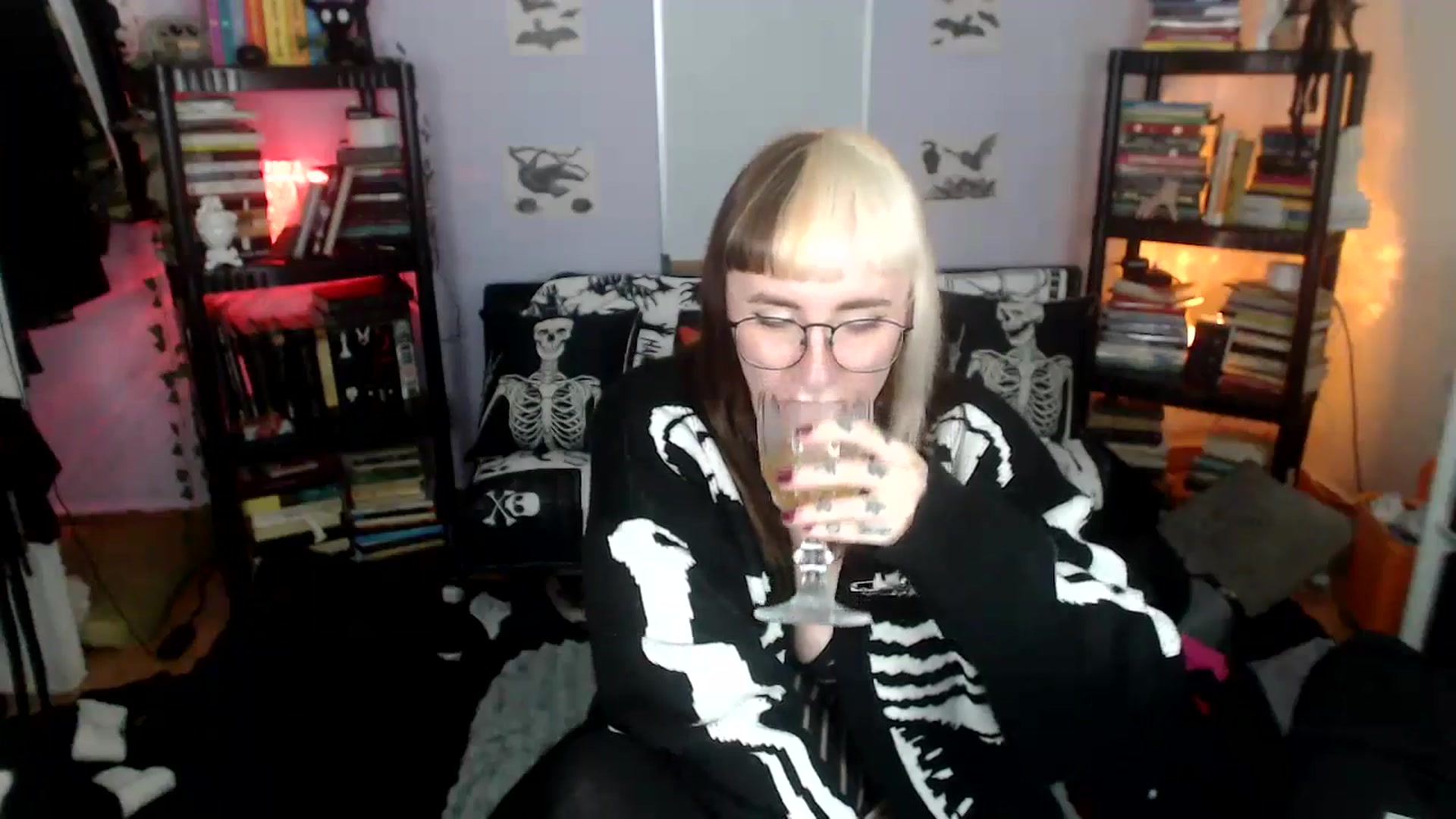 Gallery image thumbnail from AxeHallow's myfreecams stream on, 09/28/2024, 07:09 image 13 of 20