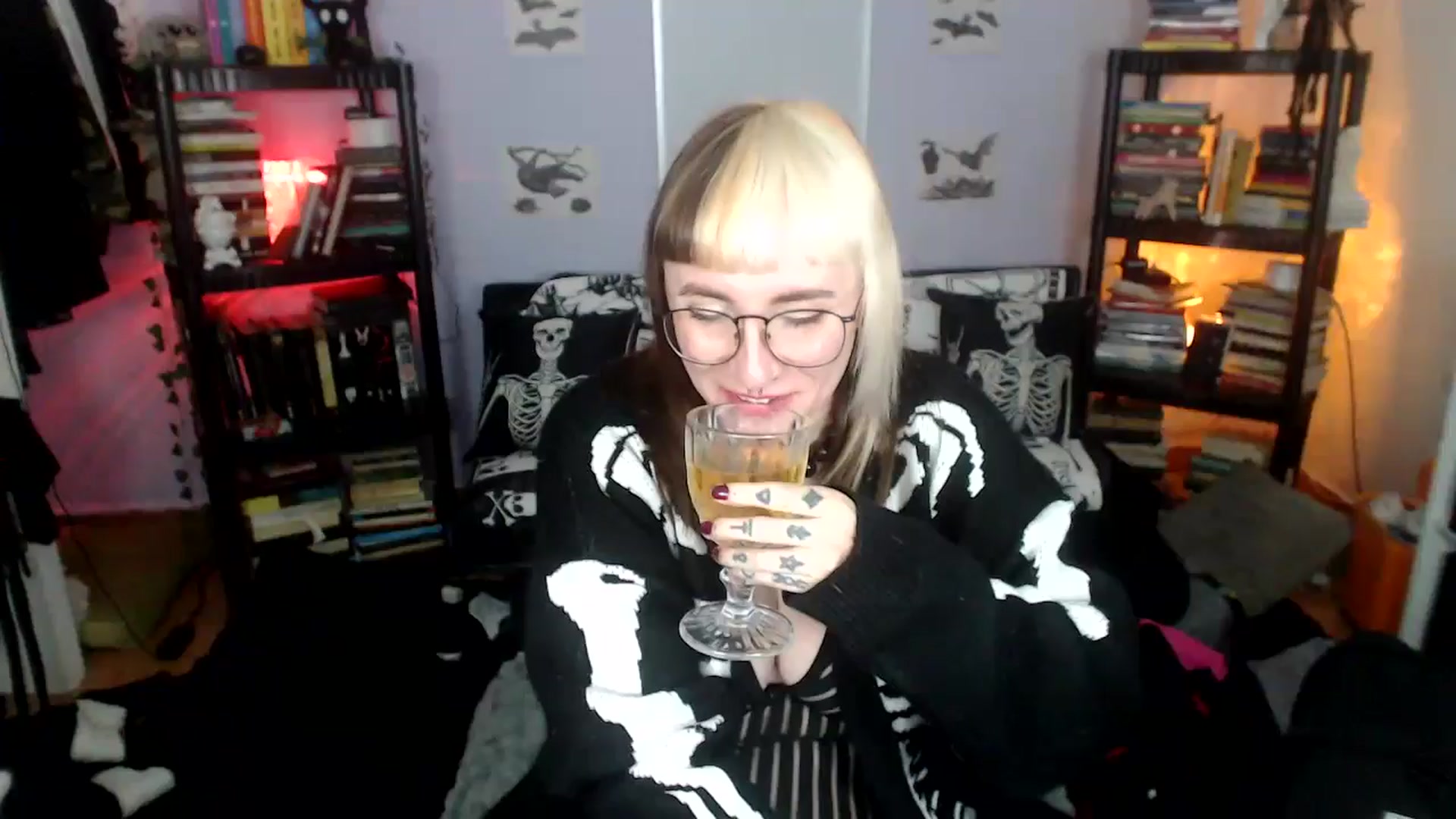 Gallery image thumbnail from AxeHallow's myfreecams stream on, 09/28/2024, 07:09 image 3 of 20