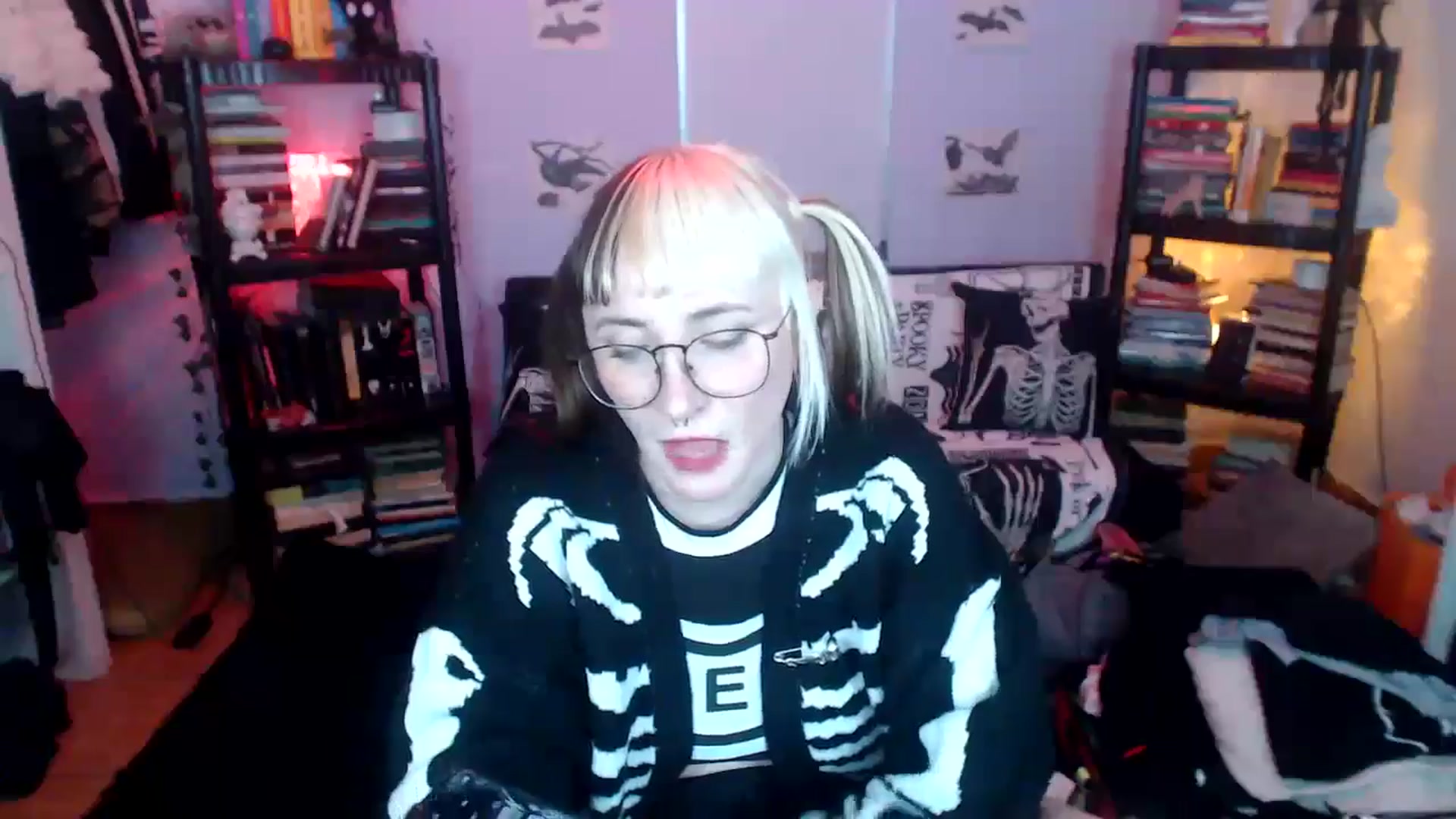 Gallery image thumbnail from AxeHallow's myfreecams stream on, 10/03/2024, 05:50 image 15 of 20