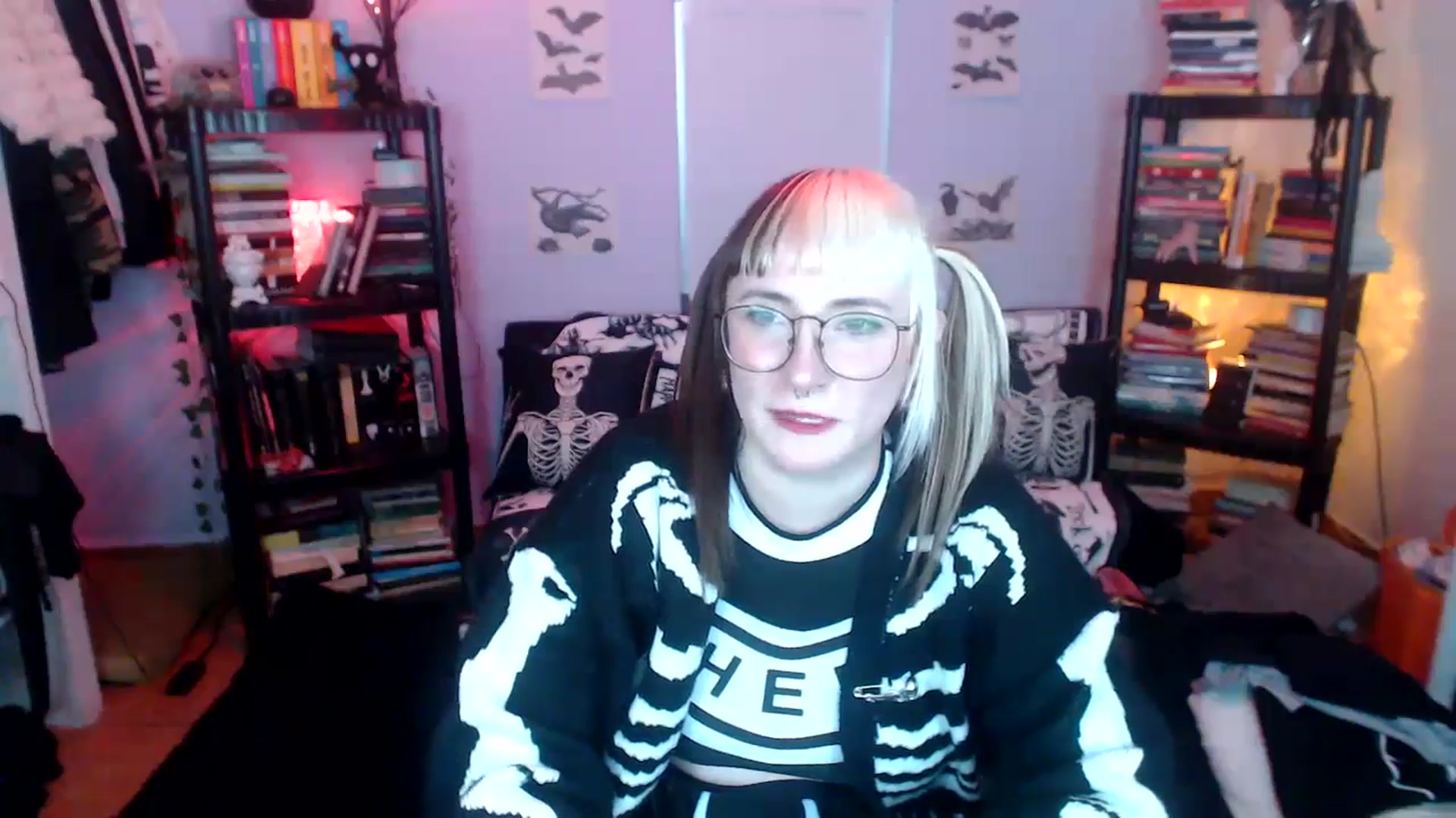 Gallery image thumbnail from AxeHallow's myfreecams stream on, 10/03/2024, 05:50 image 13 of 20