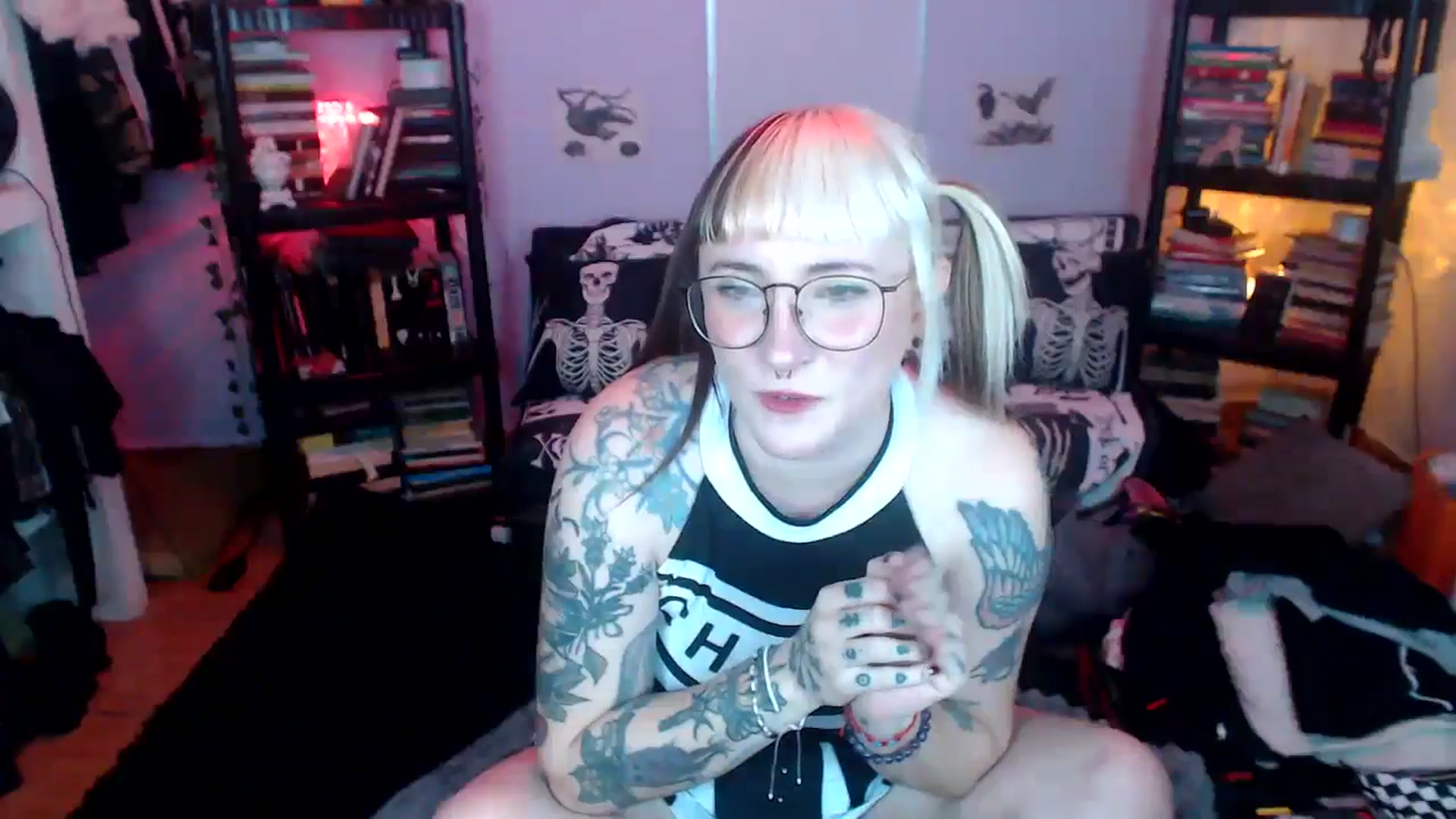 Gallery image thumbnail from AxeHallow's myfreecams stream on, 10/03/2024, 05:50 image 8 of 20