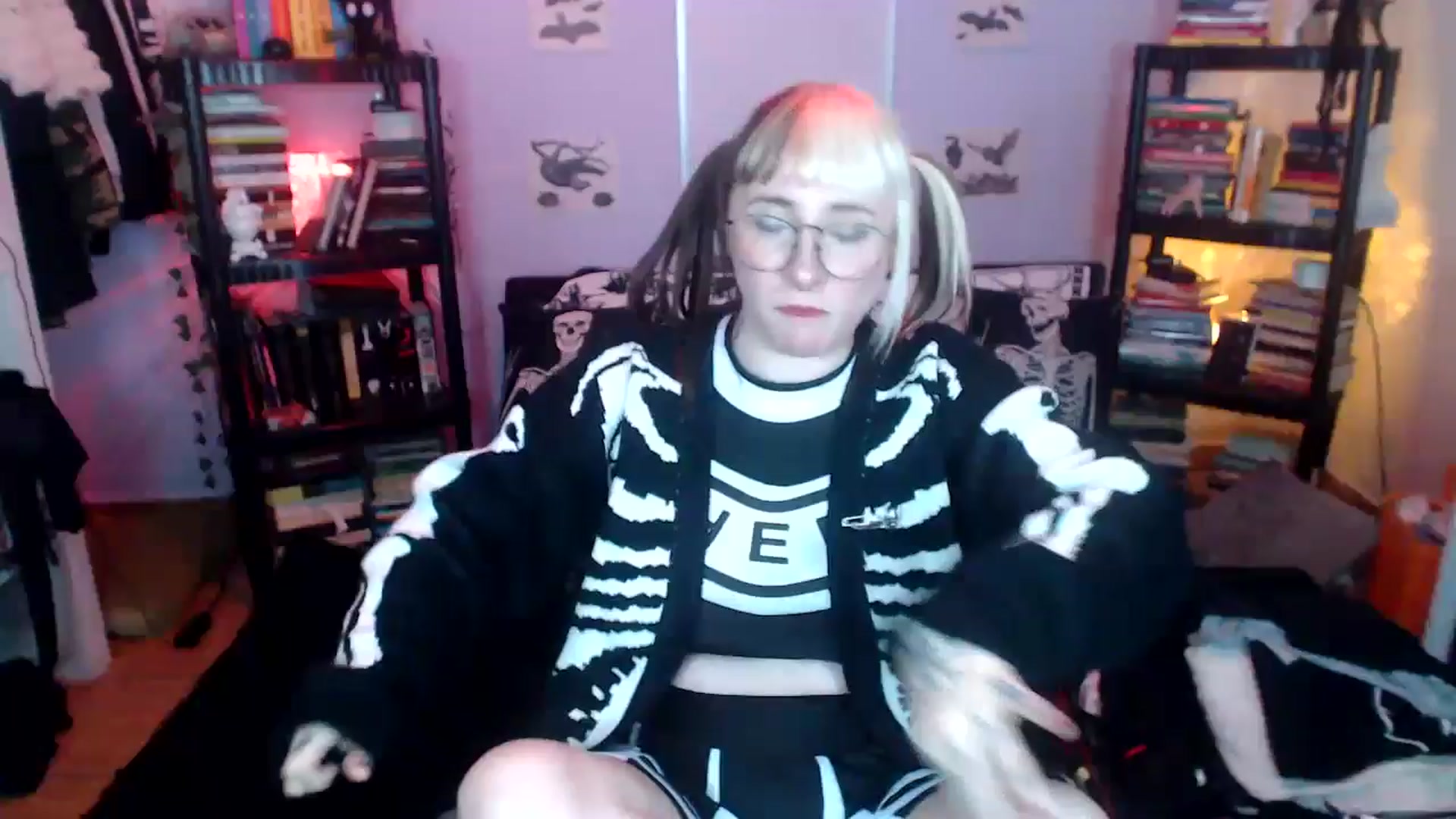 Gallery image thumbnail from AxeHallow's myfreecams stream on, 10/03/2024, 05:50 image 17 of 20