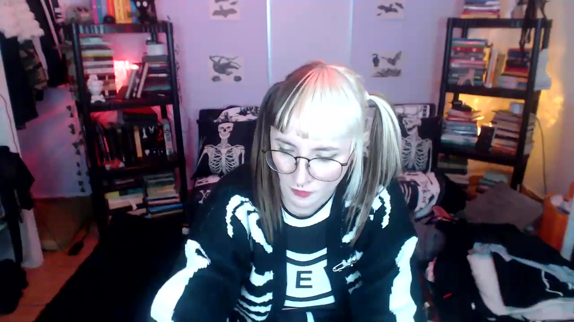 Gallery image thumbnail from AxeHallow's myfreecams stream on, 10/03/2024, 05:50 image 14 of 20