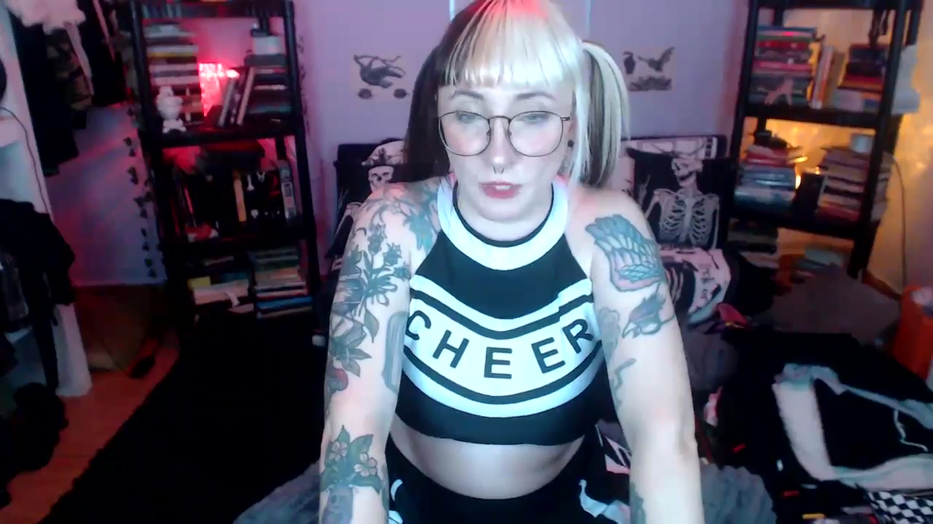 Gallery image thumbnail from AxeHallow's myfreecams stream on, 10/03/2024, 05:50 image 7 of 20