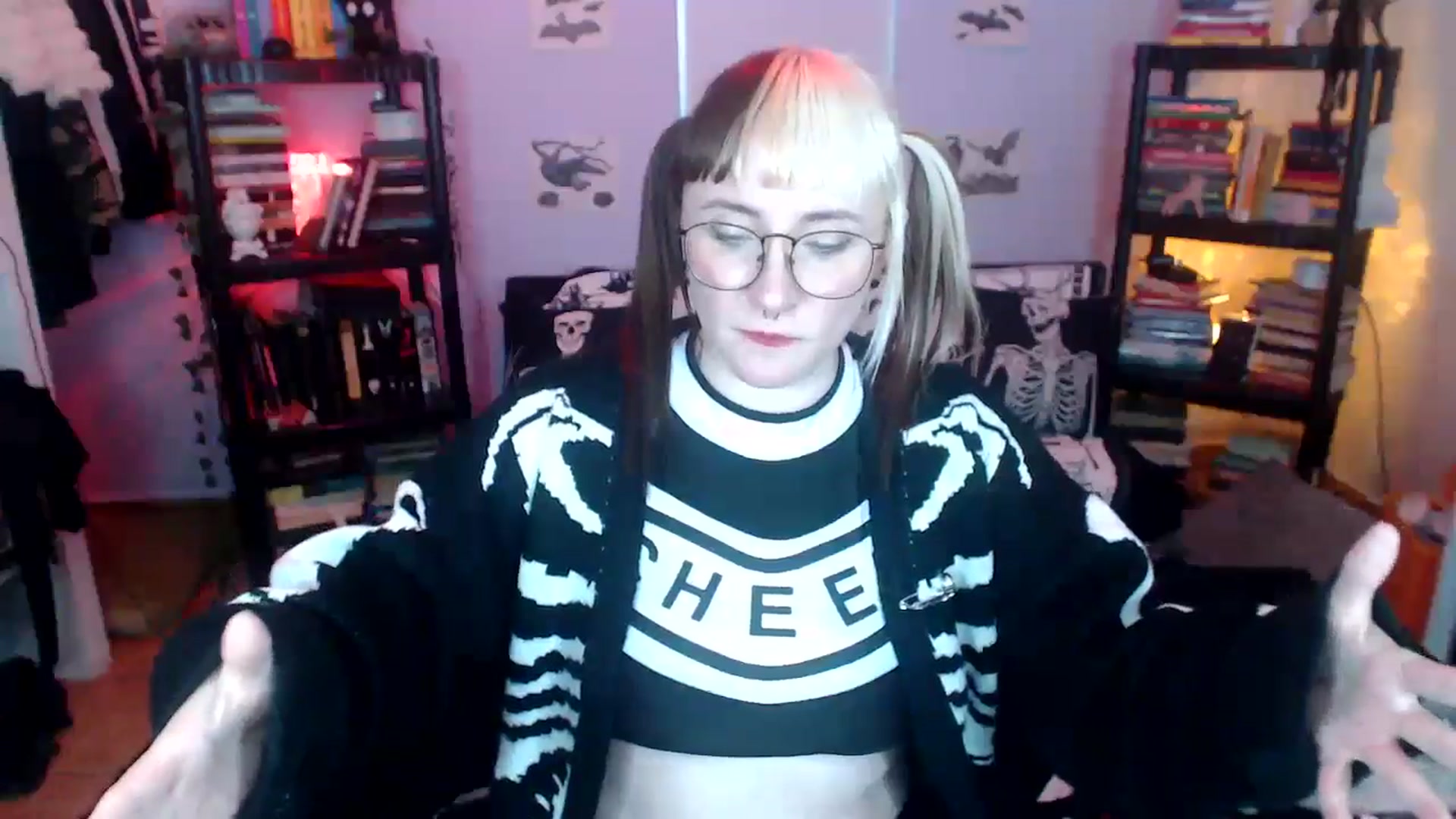 Gallery image thumbnail from AxeHallow's myfreecams stream on, 10/03/2024, 05:50 image 19 of 20