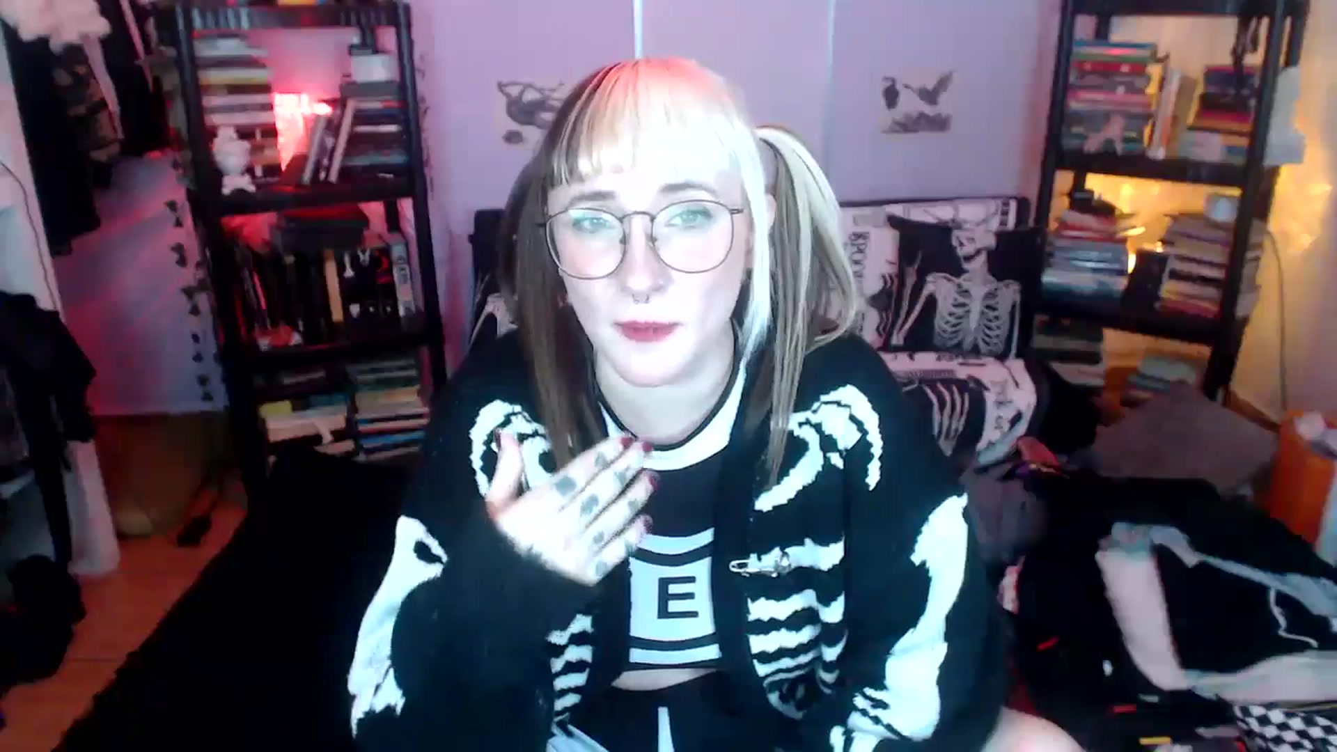 Gallery image thumbnail from AxeHallow's myfreecams stream on, 10/03/2024, 05:50 image 10 of 20