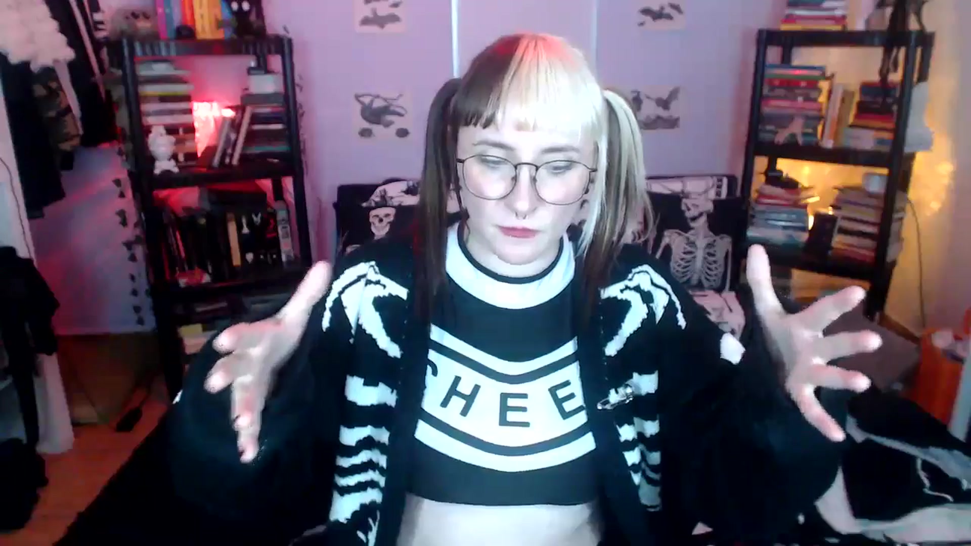 Gallery image thumbnail from AxeHallow's myfreecams stream on, 10/03/2024, 06:50 image 16 of 20