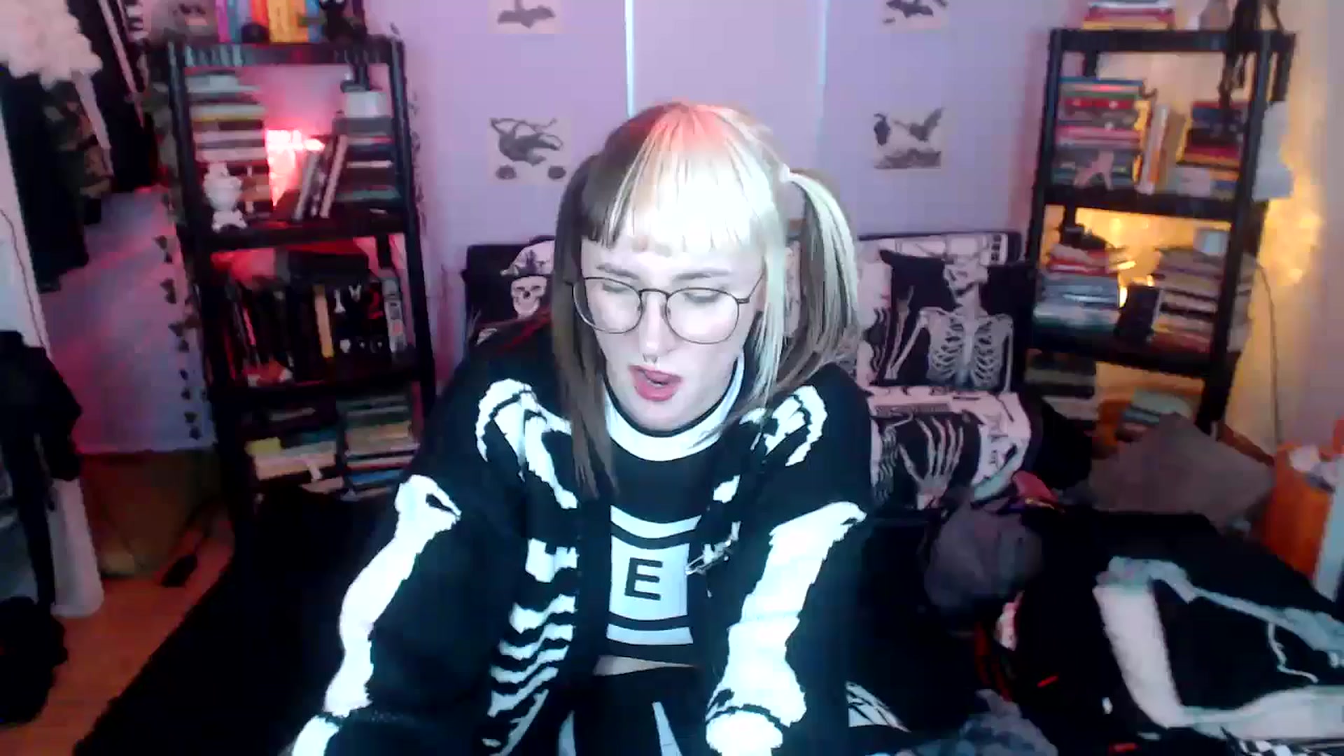 Gallery image thumbnail from AxeHallow's myfreecams stream on, 10/03/2024, 06:50 image 20 of 20
