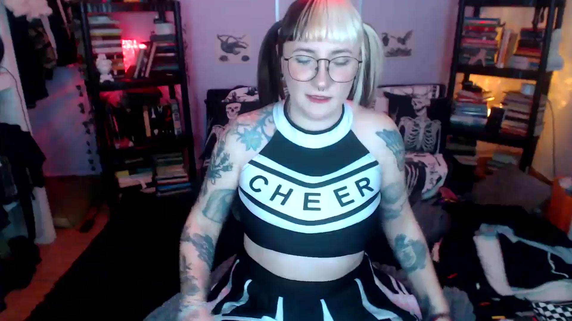 Gallery image thumbnail from AxeHallow's myfreecams stream on, 10/03/2024, 06:50 image 4 of 20