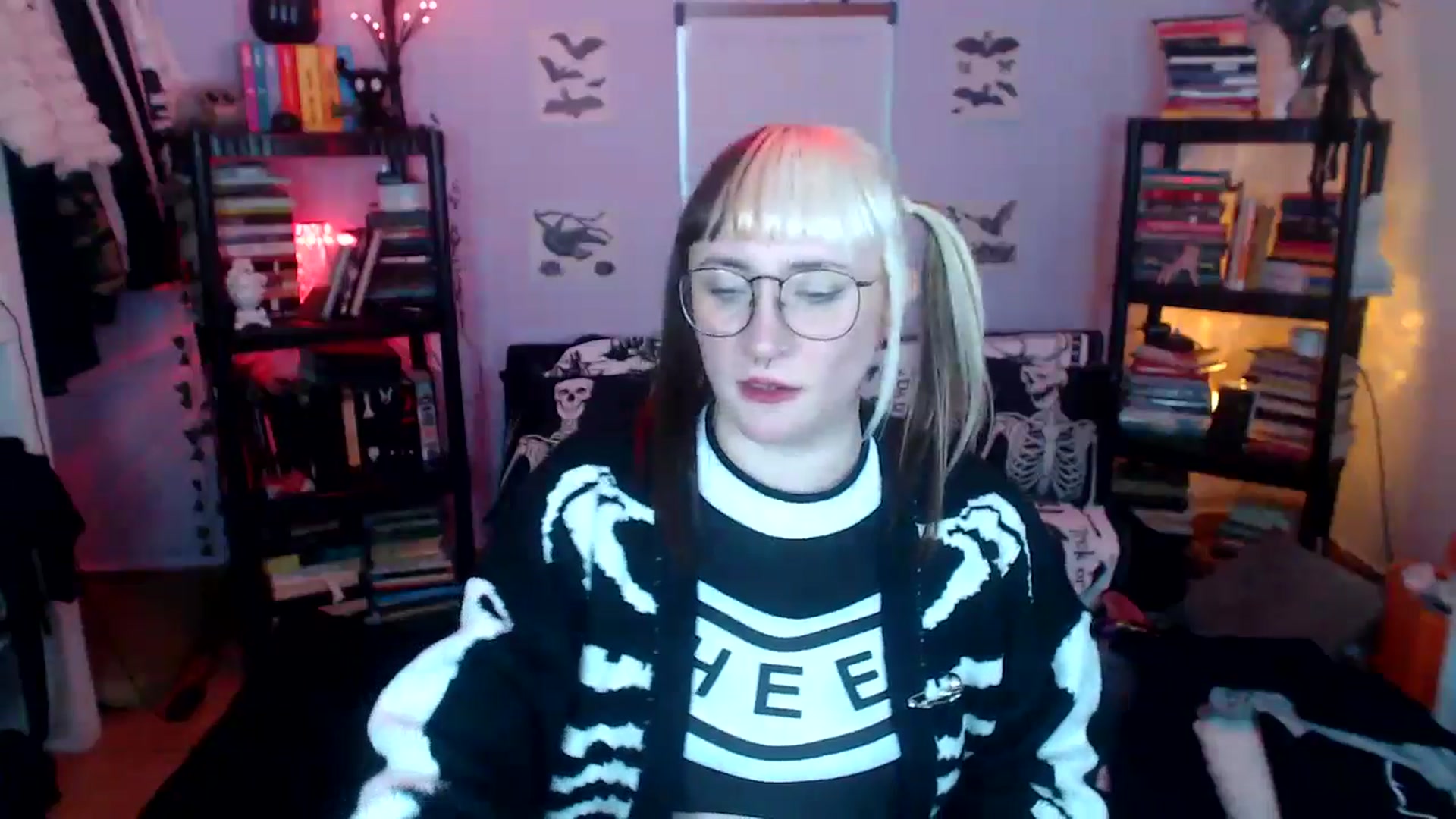 Gallery image thumbnail from AxeHallow's myfreecams stream on, 10/03/2024, 06:50 image 19 of 20