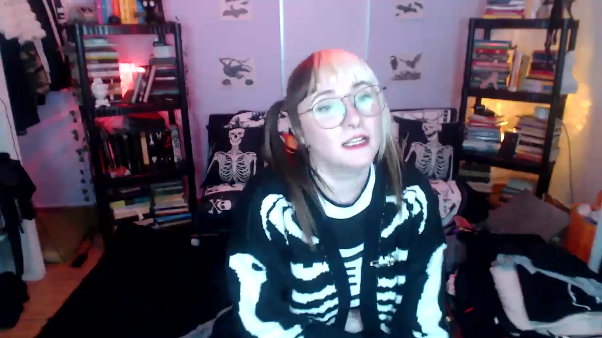 Gallery image thumbnail from AxeHallow's myfreecams stream on, 10/03/2024, 06:50 image 17 of 20
