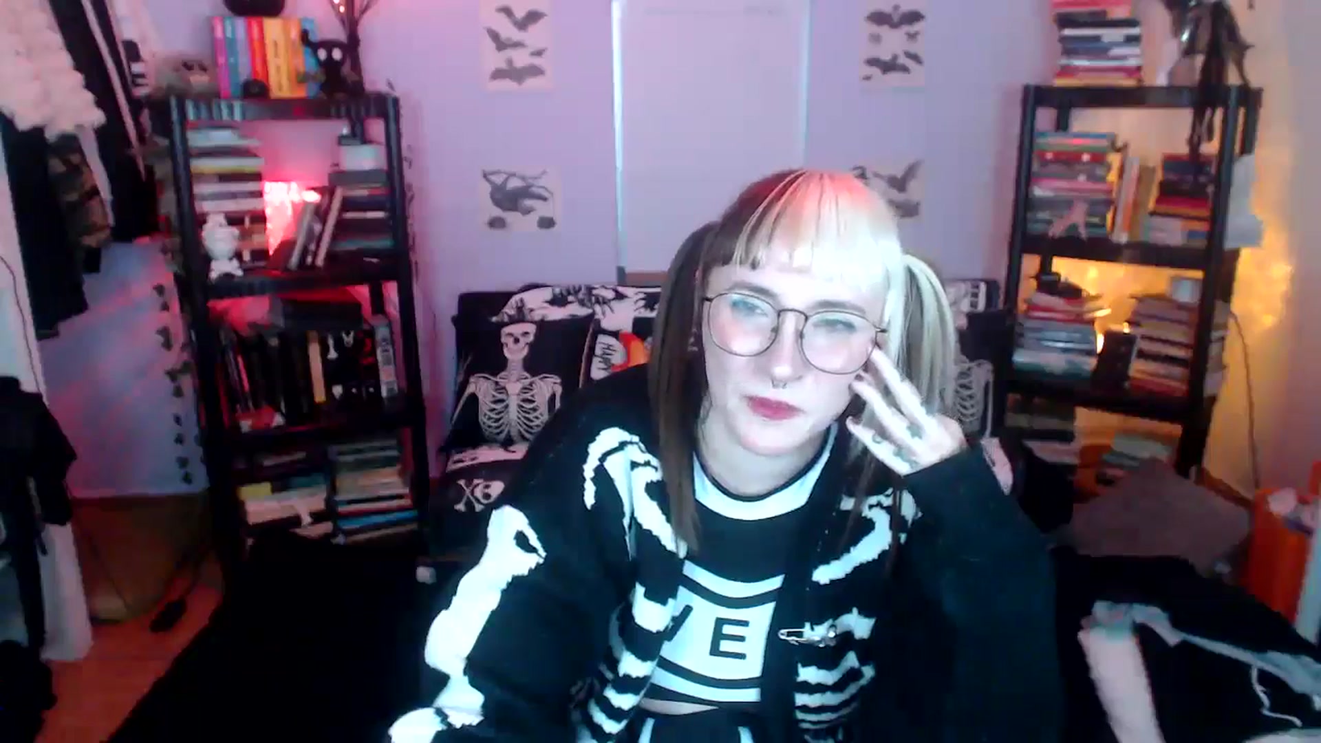 Gallery image thumbnail from AxeHallow's myfreecams stream on, 10/03/2024, 06:50 image 10 of 20