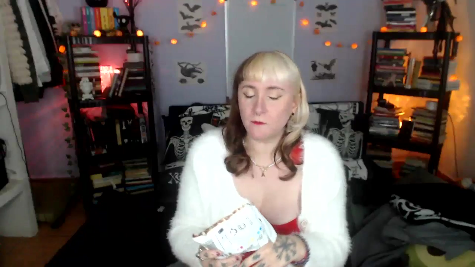 Gallery image thumbnail from AxeHallow's myfreecams stream on, 10/09/2024, 07:03 image 15 of 20
