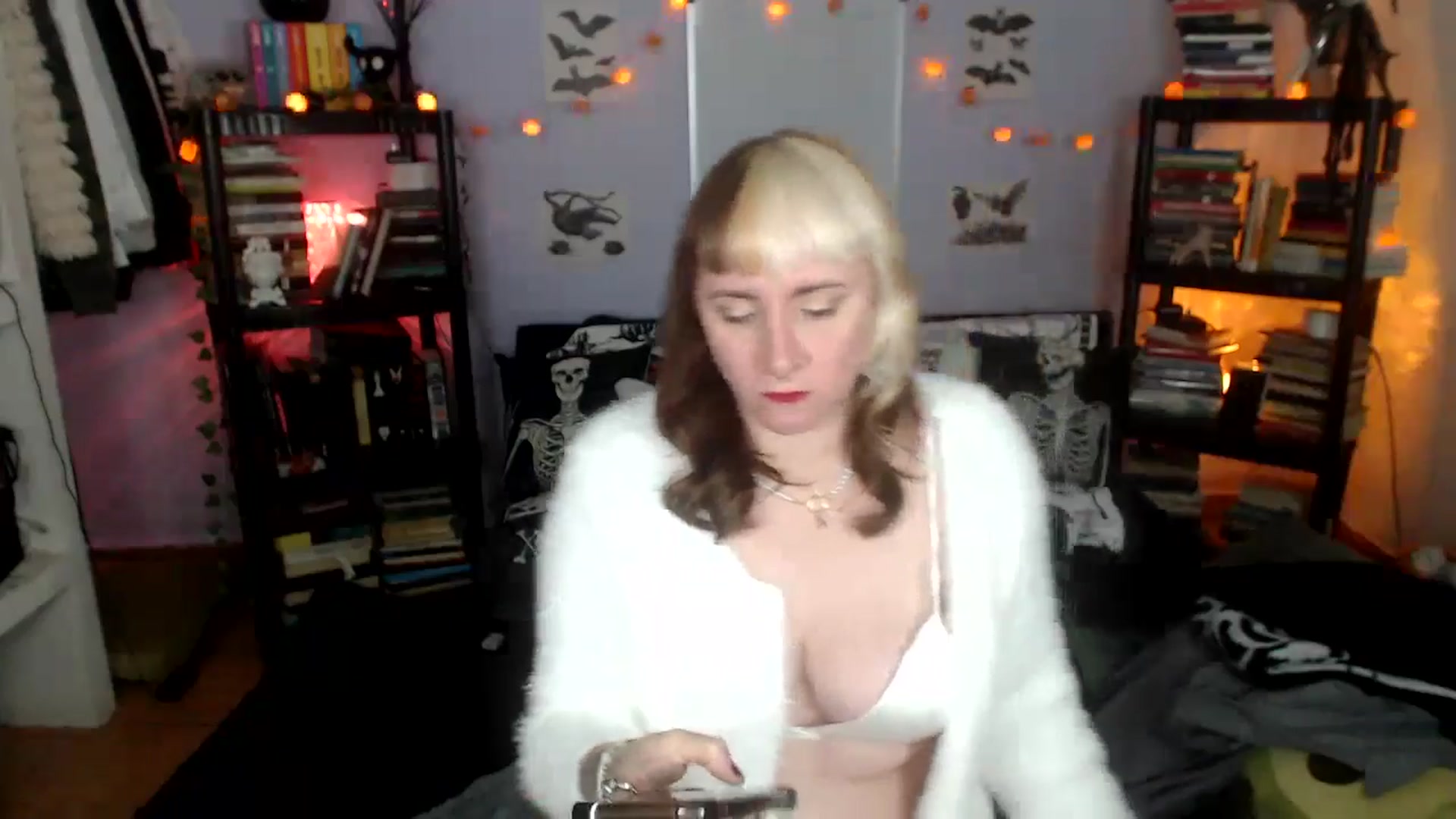 Gallery image thumbnail from AxeHallow's myfreecams stream on, 10/09/2024, 08:32 image 5 of 20