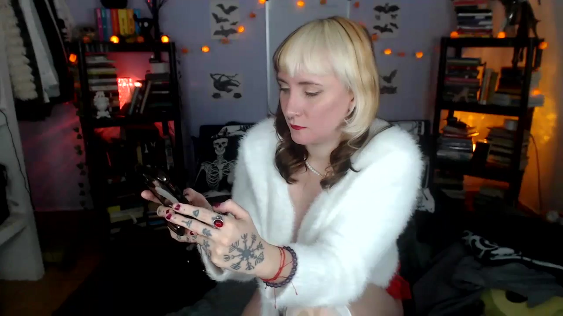 Gallery image thumbnail from AxeHallow's myfreecams stream on, 10/09/2024, 08:32 image 17 of 20