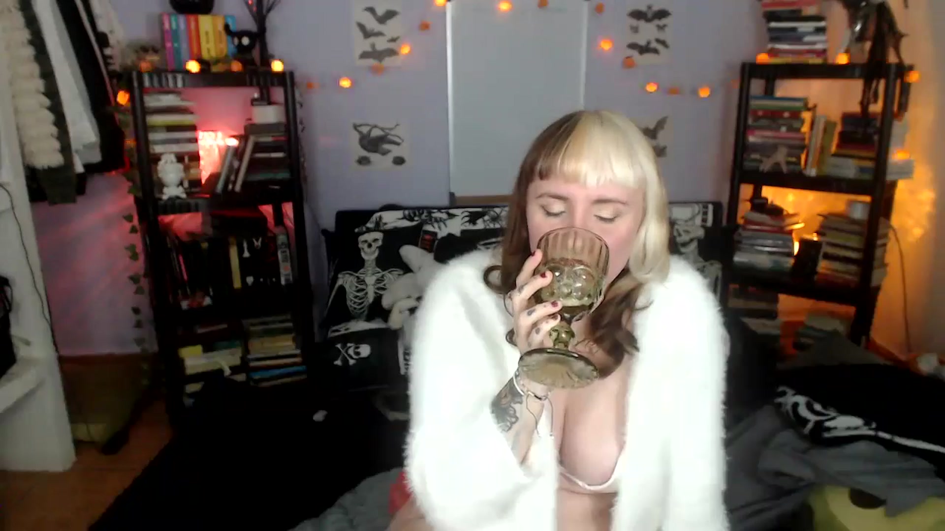 Gallery image thumbnail from AxeHallow's myfreecams stream on, 10/09/2024, 08:32 image 19 of 20