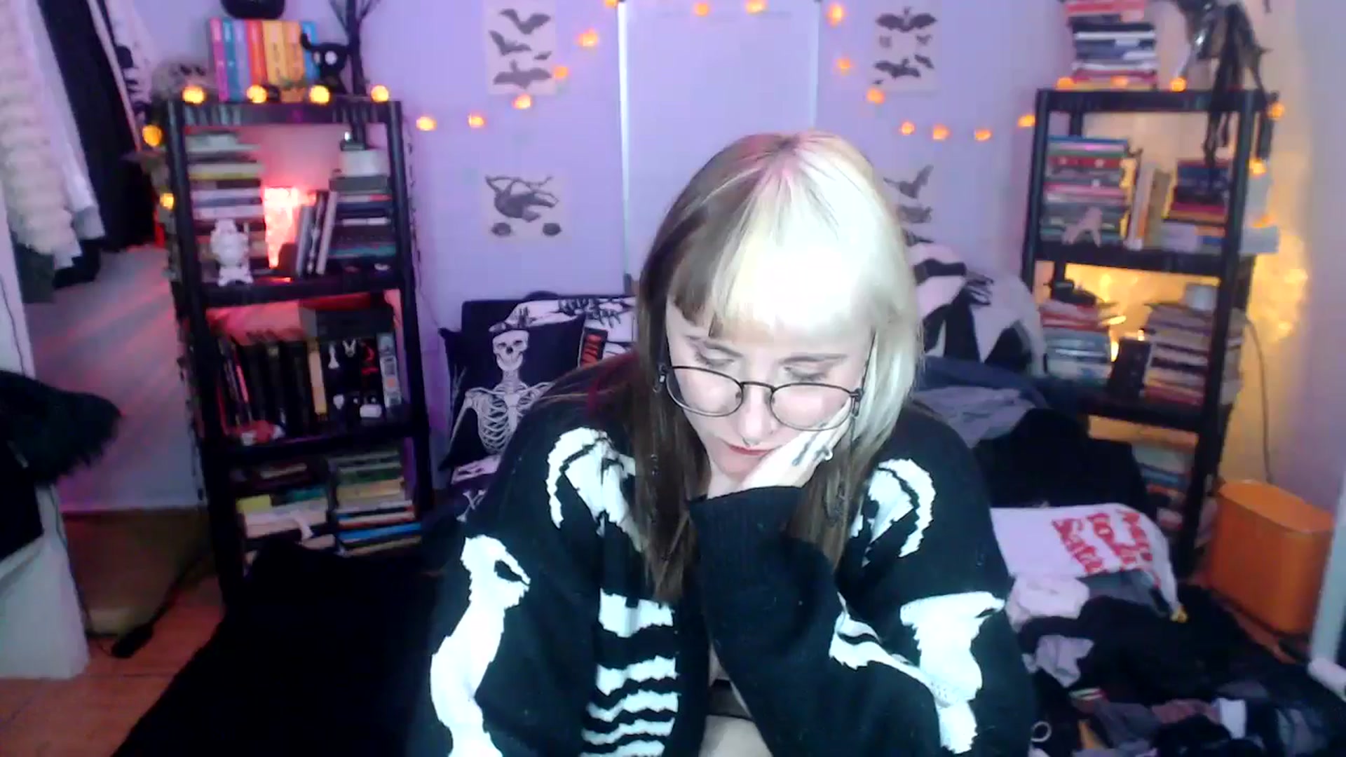 Gallery image thumbnail from AxeHallow's myfreecams stream on, 10/15/2024, 07:16 image 20 of 20