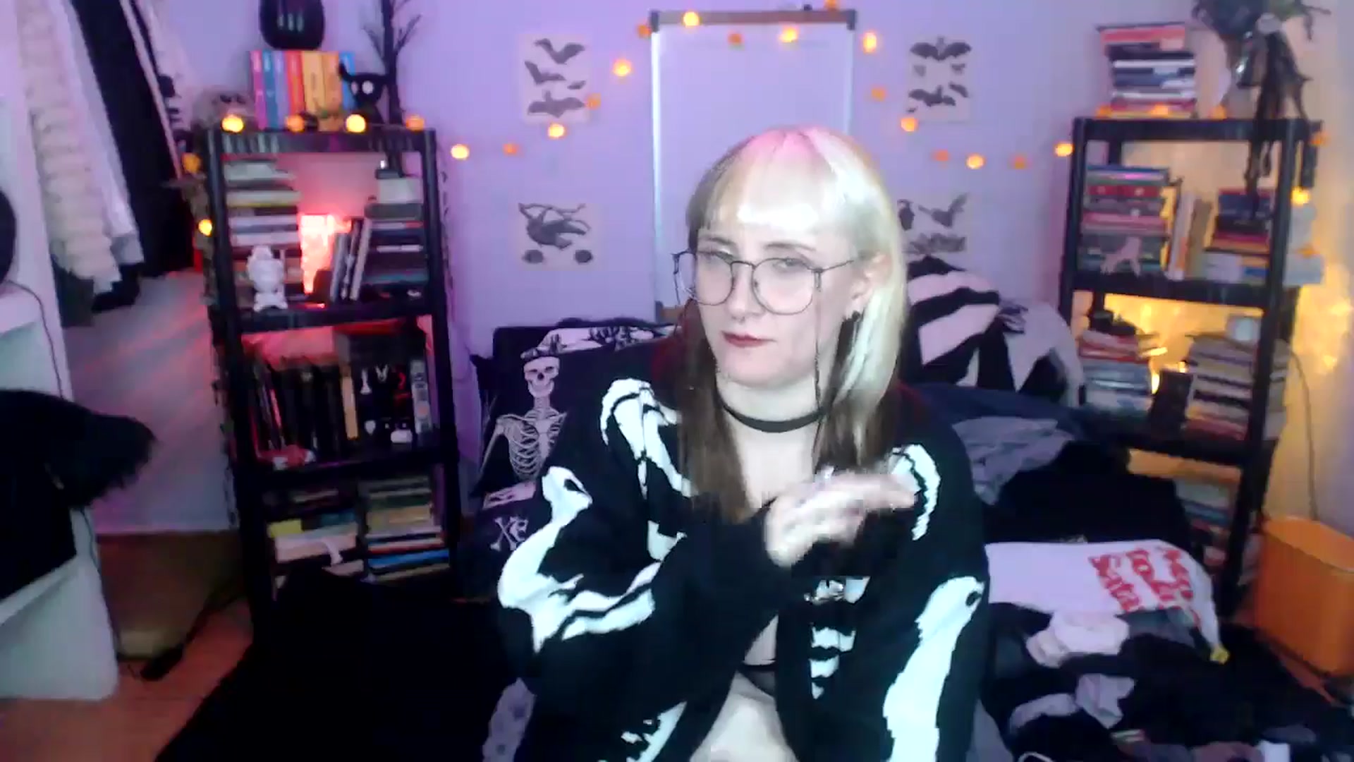 Gallery image thumbnail from AxeHallow's myfreecams stream on, 10/15/2024, 10:25 image 11 of 20