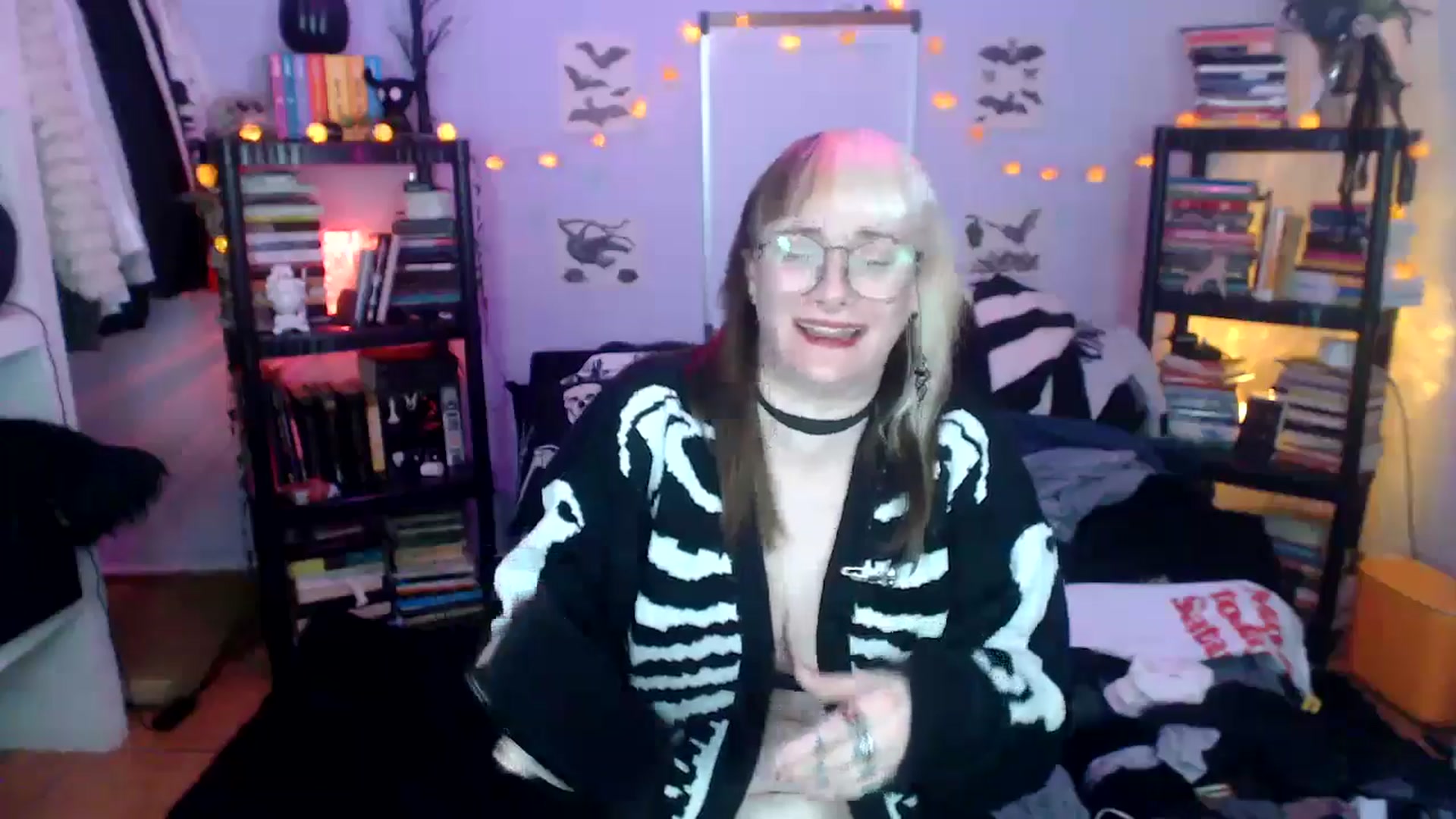 Gallery image thumbnail from AxeHallow's myfreecams stream on, 10/15/2024, 10:25 image 10 of 20