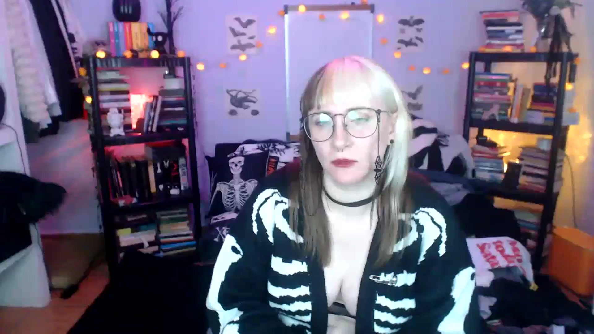 Gallery image thumbnail from AxeHallow's myfreecams stream on, 10/15/2024, 10:25 image 14 of 20