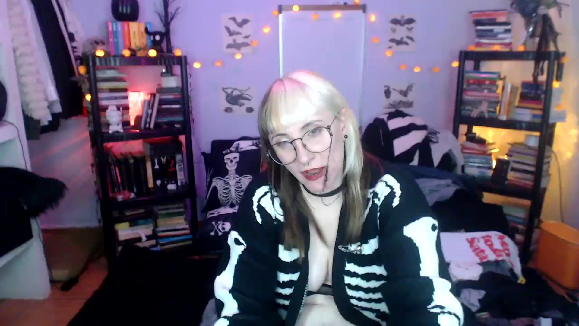 Gallery image thumbnail from AxeHallow's myfreecams stream on, 10/15/2024, 10:25 image 12 of 20